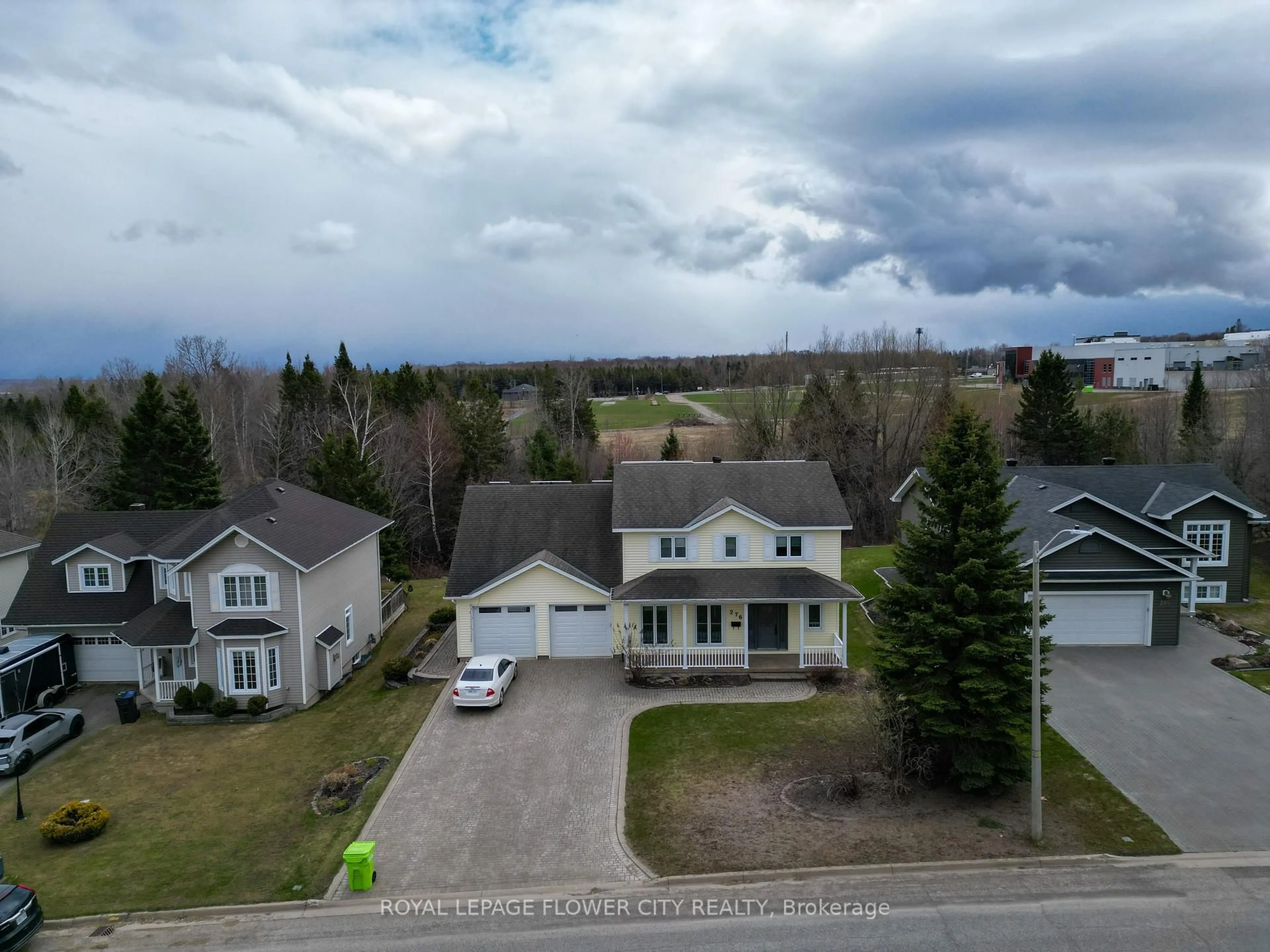 A pic from outside/outdoor area/front of a property/back of a property/a pic from drone, street for 276 Millcreek Dr, Sault Ste Marie Ontario P6B 6L5