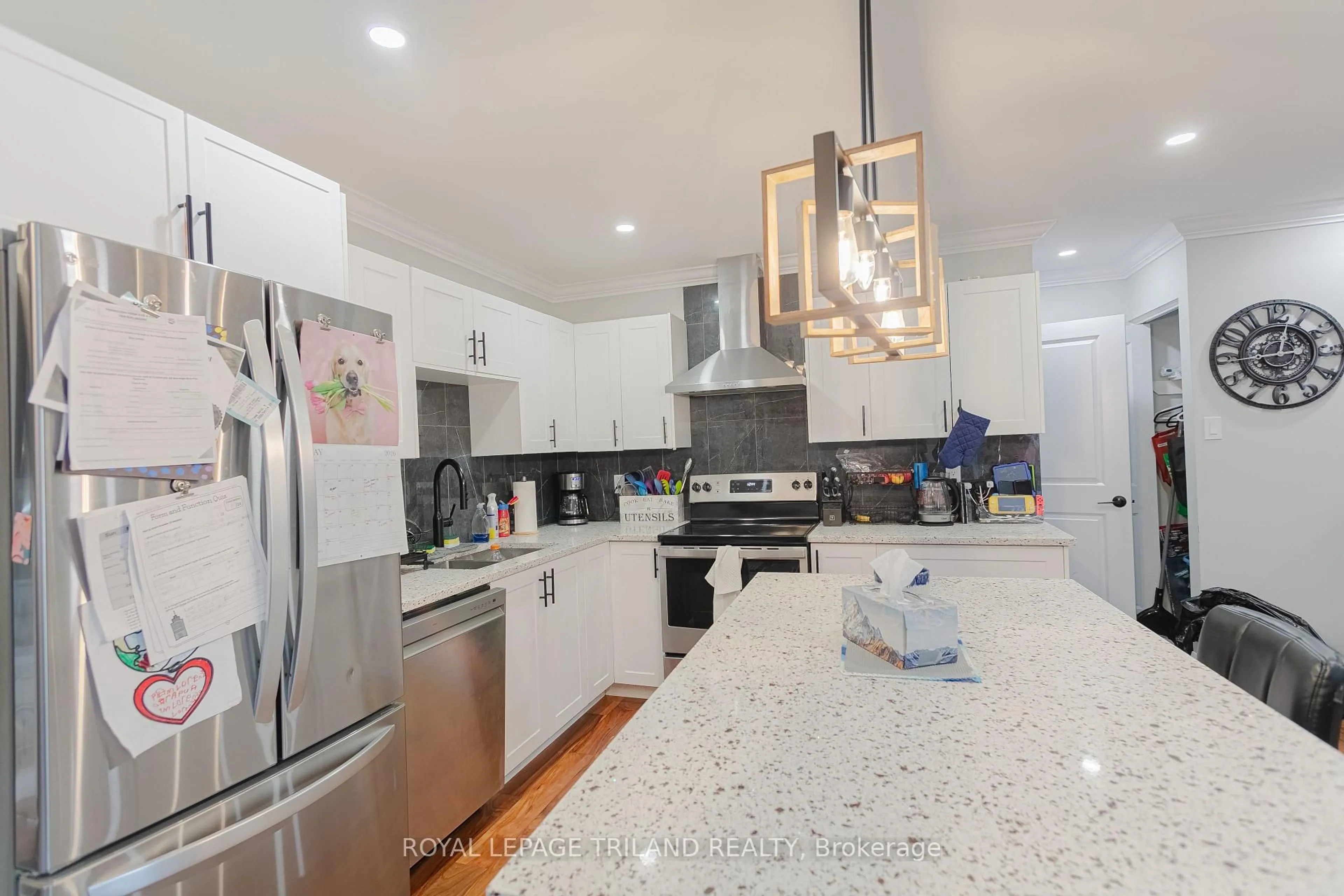 Open concept kitchen, ceramic/tile floor for 60 Fiddlers Green Rd #36, London North Ontario N6H 4S7
