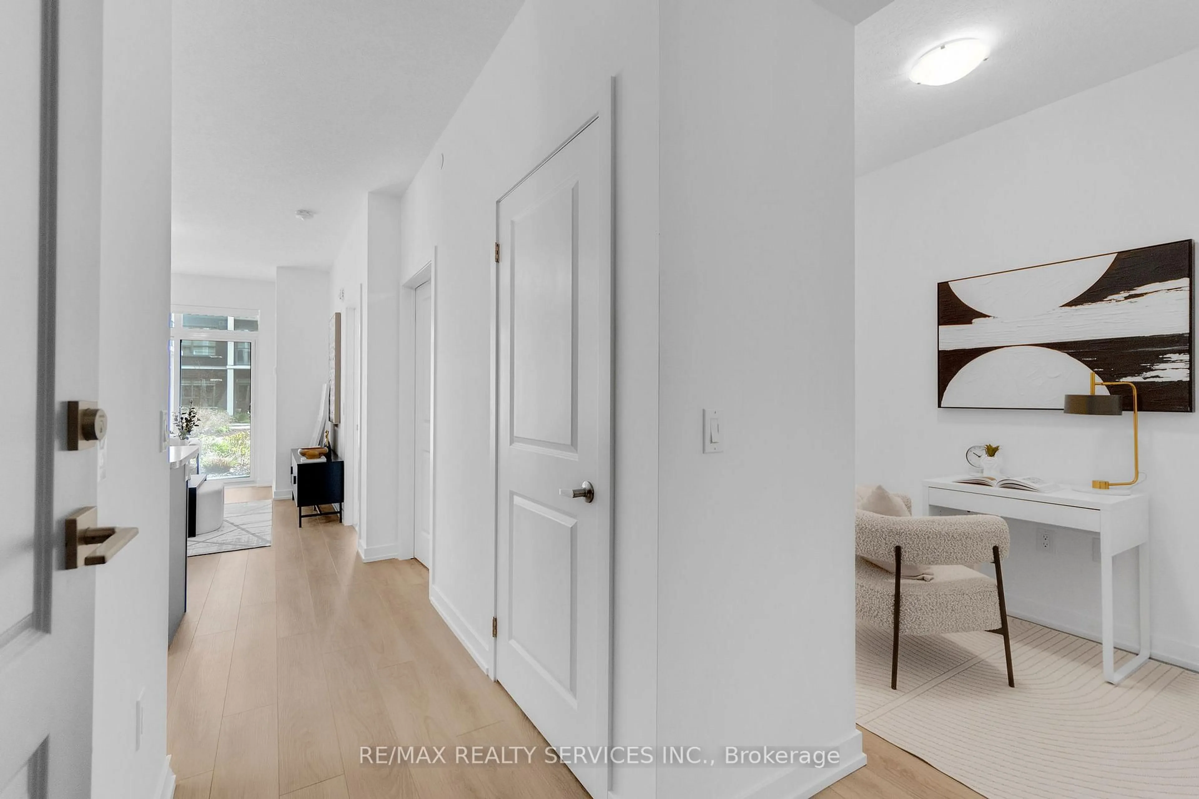 Indoor entryway for 5055 Greenlane Rd #136, Lincoln Ontario L3J 2J3