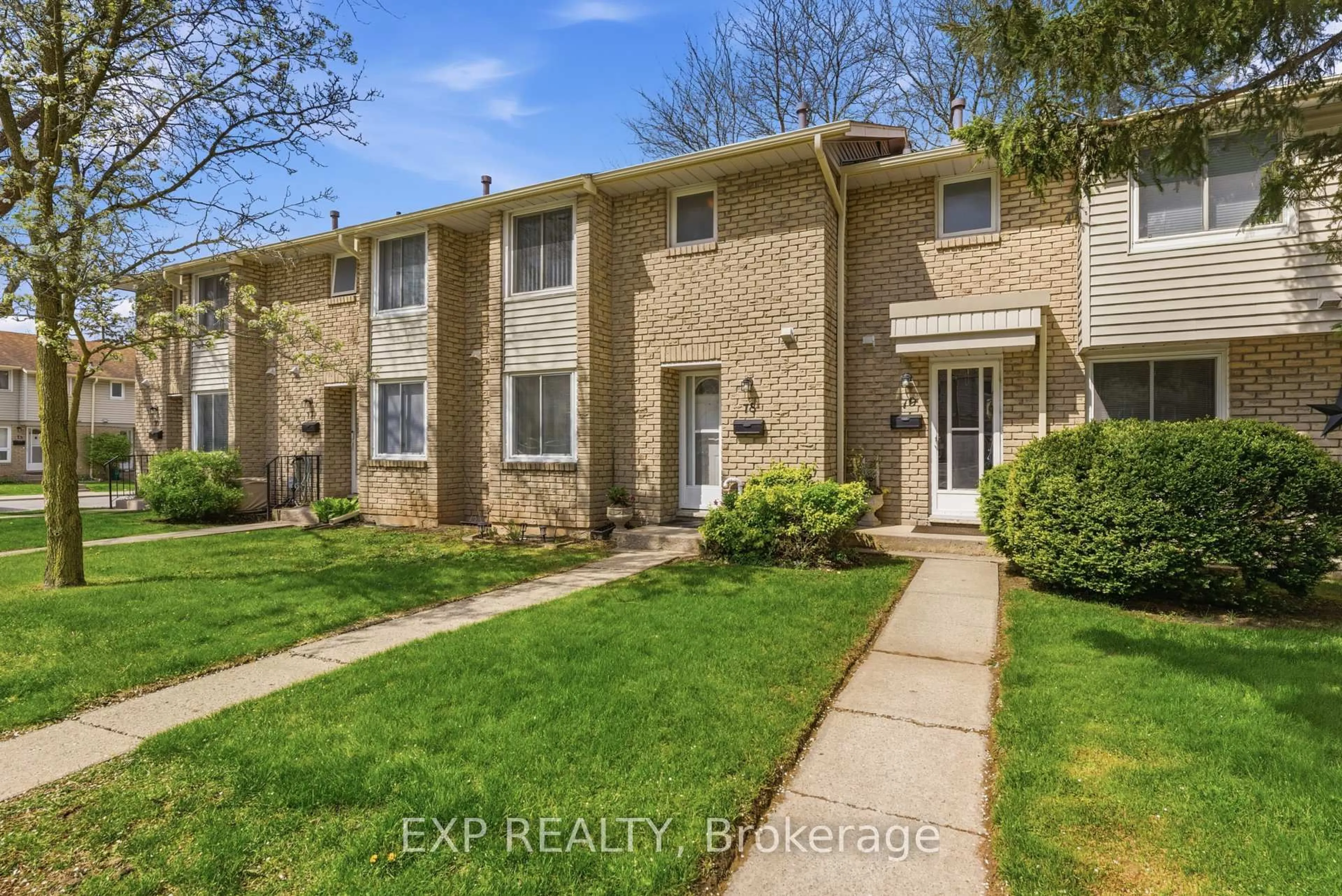 A pic from outside/outdoor area/front of a property/back of a property/a pic from drone, street for 6767 Thorold Stone Rd #78, Niagara Falls Ontario L2J 3W9