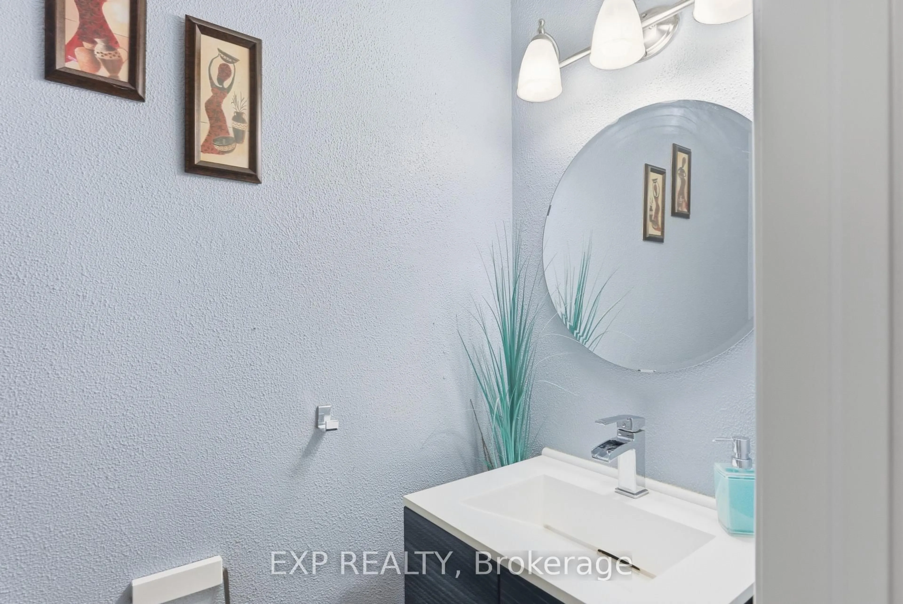 Standard bathroom, ceramic/tile floor for 6767 Thorold Stone Rd #78, Niagara Falls Ontario L2J 3W9