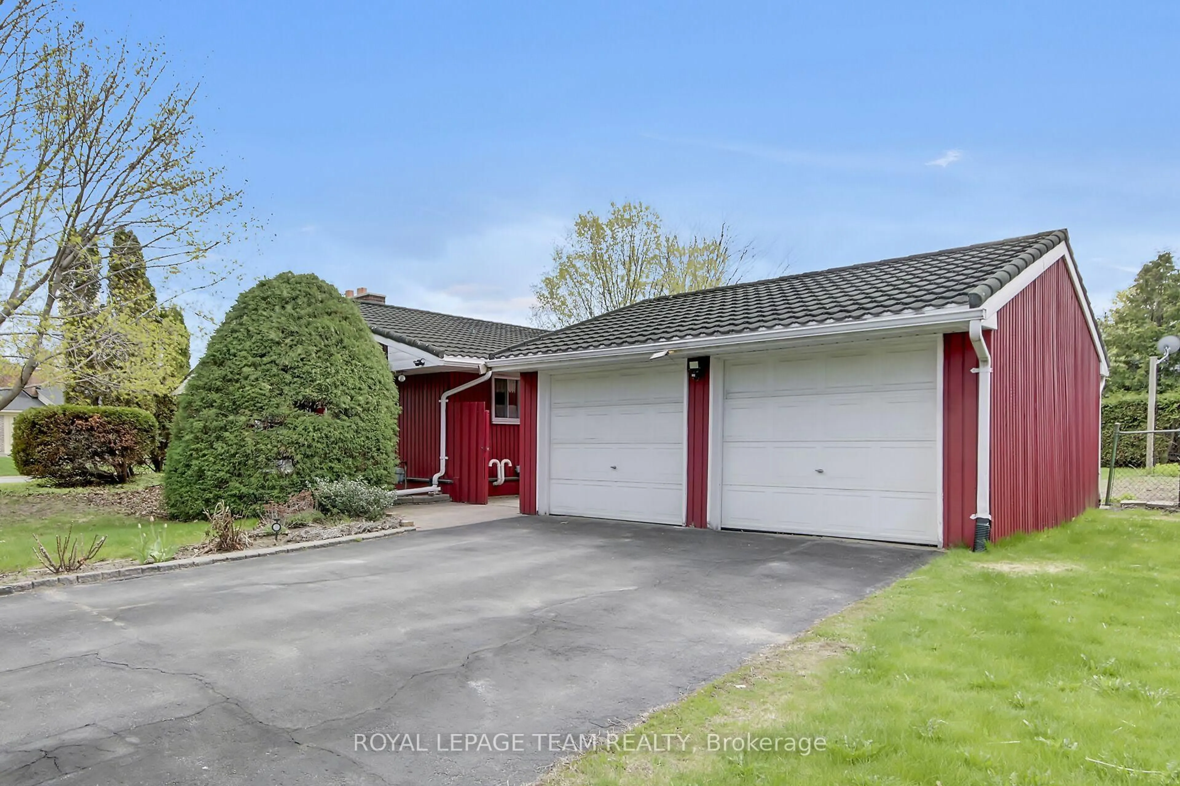 Unknown for 2 Aleutian Rd, Ottawa Ontario K2H 7C8