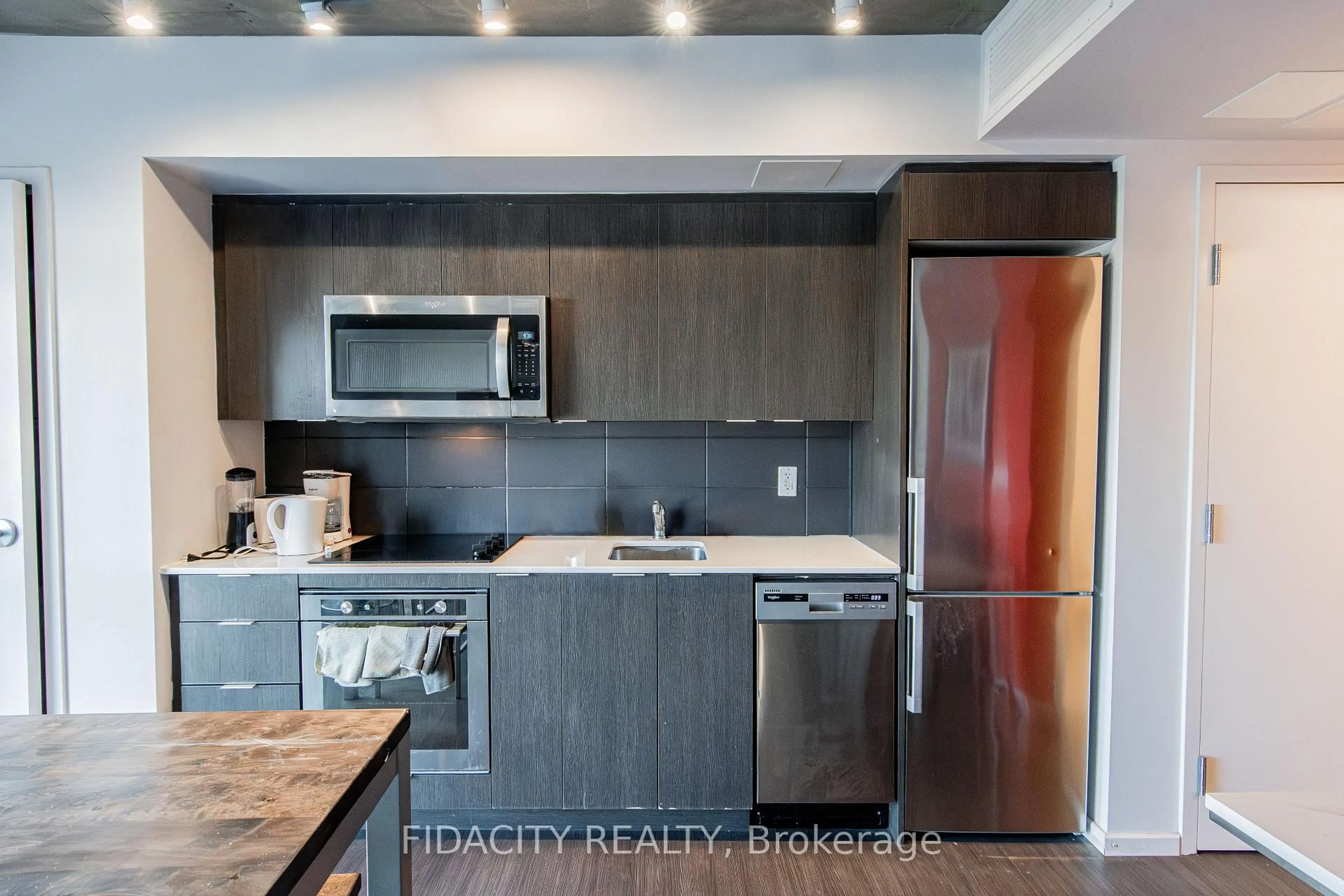 Unknown for 105 Champagne Ave #303, Ottawa Ontario K1S 5E5
