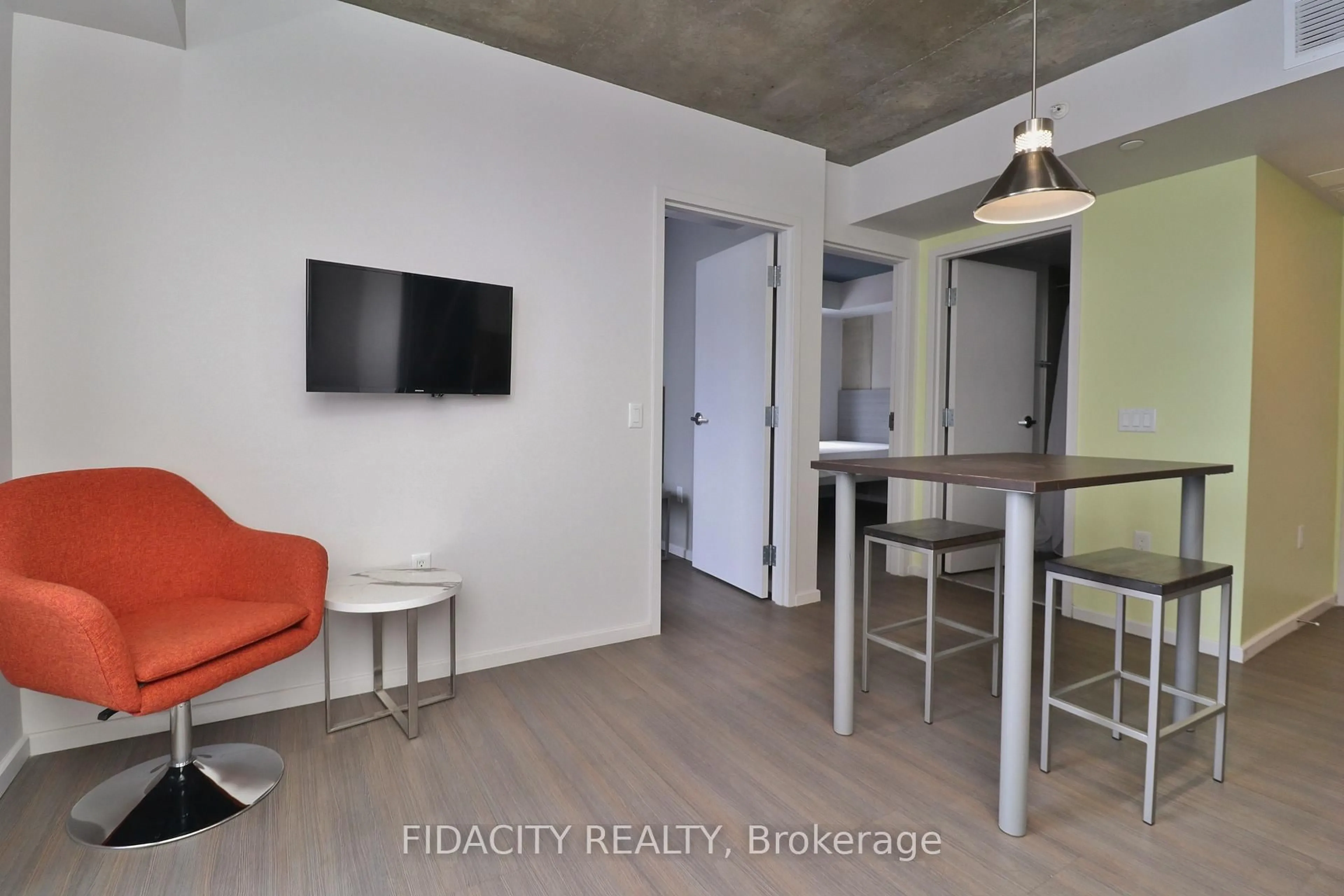 A pic of a room for 105 Champagne Ave #919, Ottawa Ontario K1S 5E5