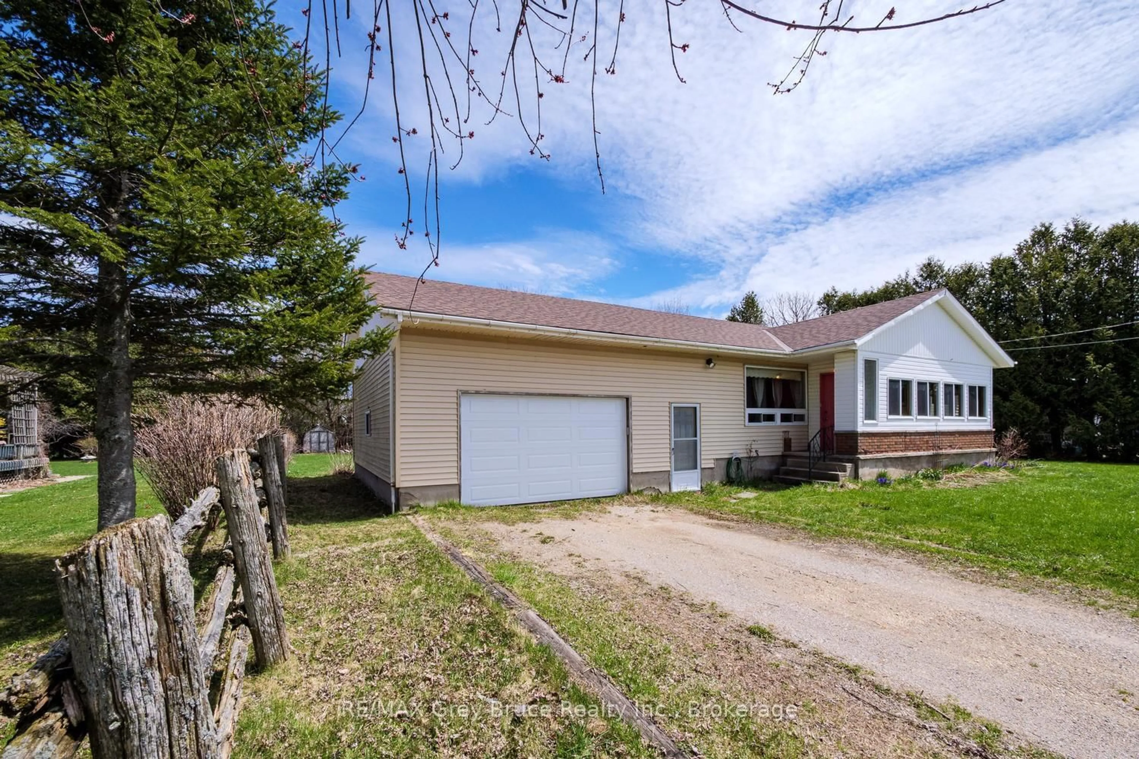 Unknown for 9 Bayfield St, Northern Bruce Peninsula Ontario N0H 1W0