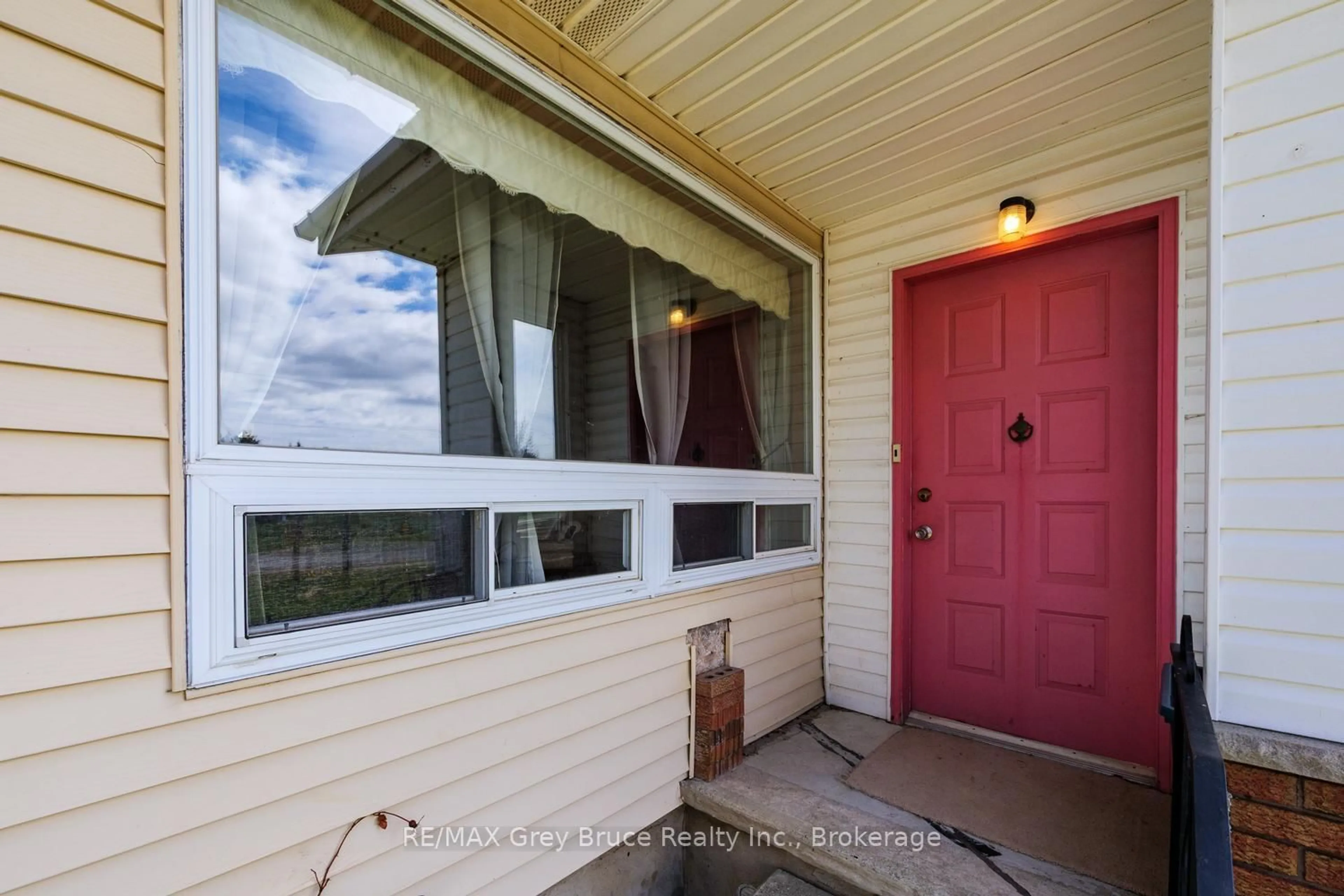Home with vinyl exterior material, street for 9 Bayfield St, Northern Bruce Peninsula Ontario N0H 1W0