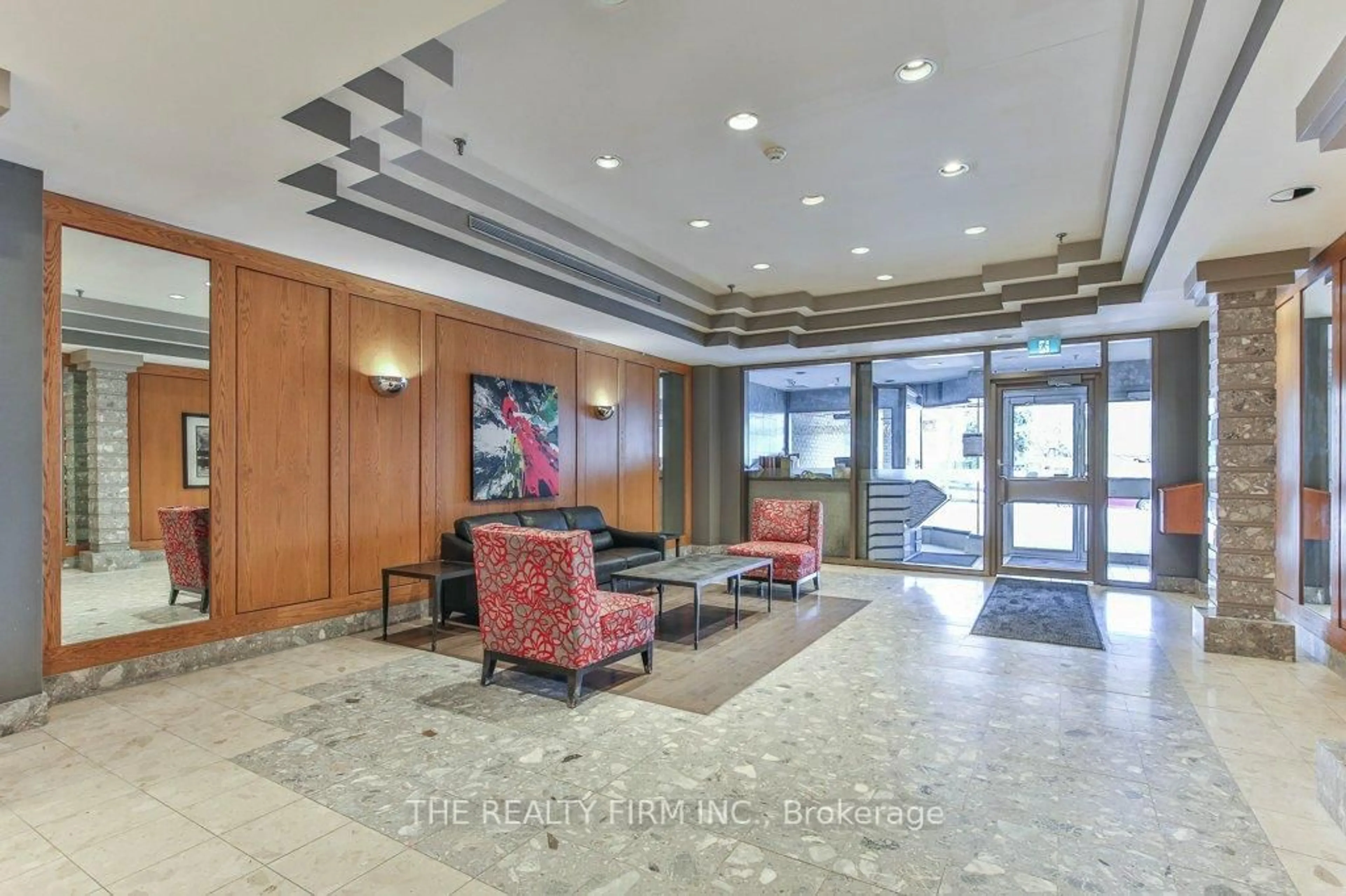 Lobby for 695 RICHMOND St #707, London East Ontario N6A 5M8