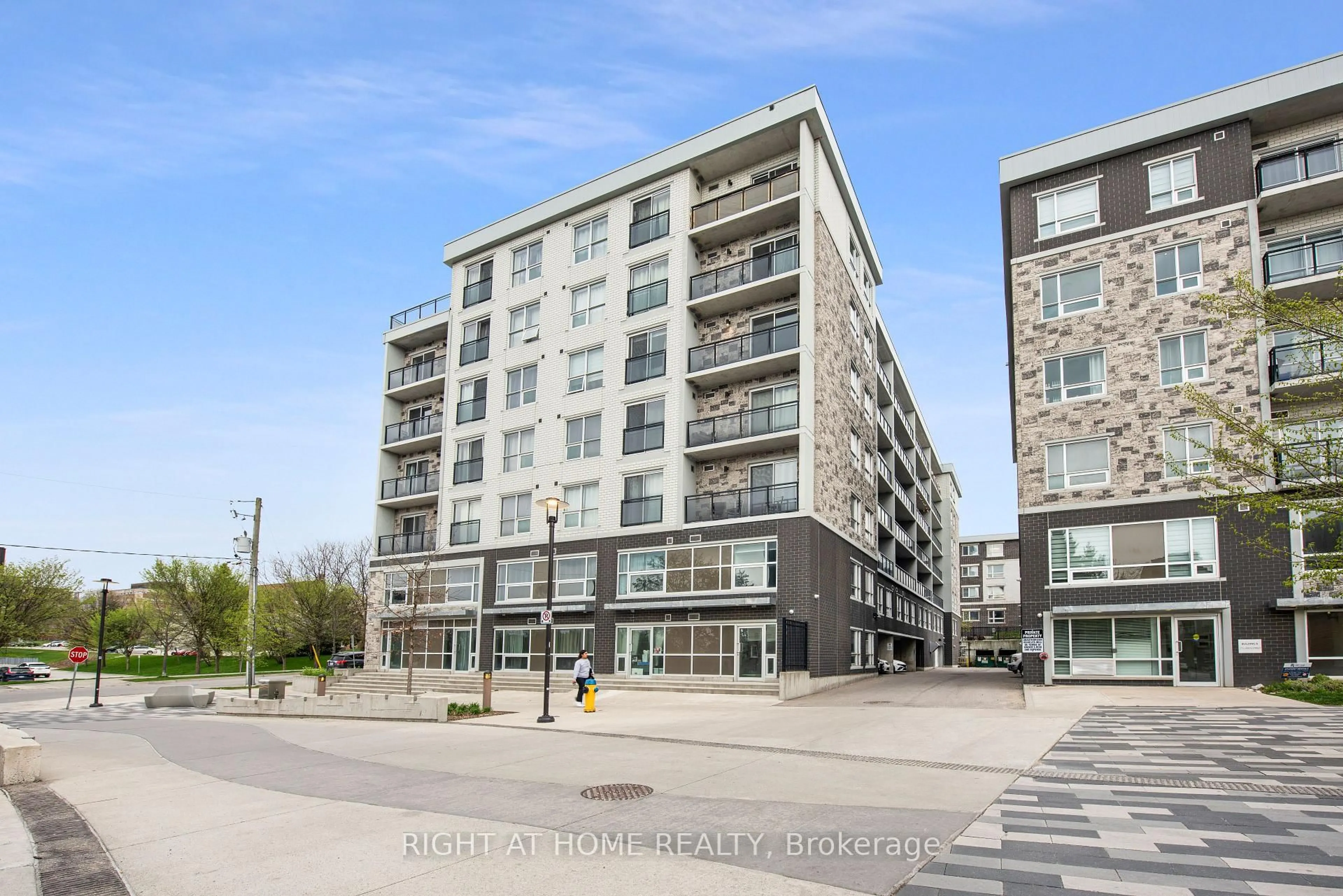 Unknown for 275 Larch St #B415, Waterloo Ontario N2L 3R2