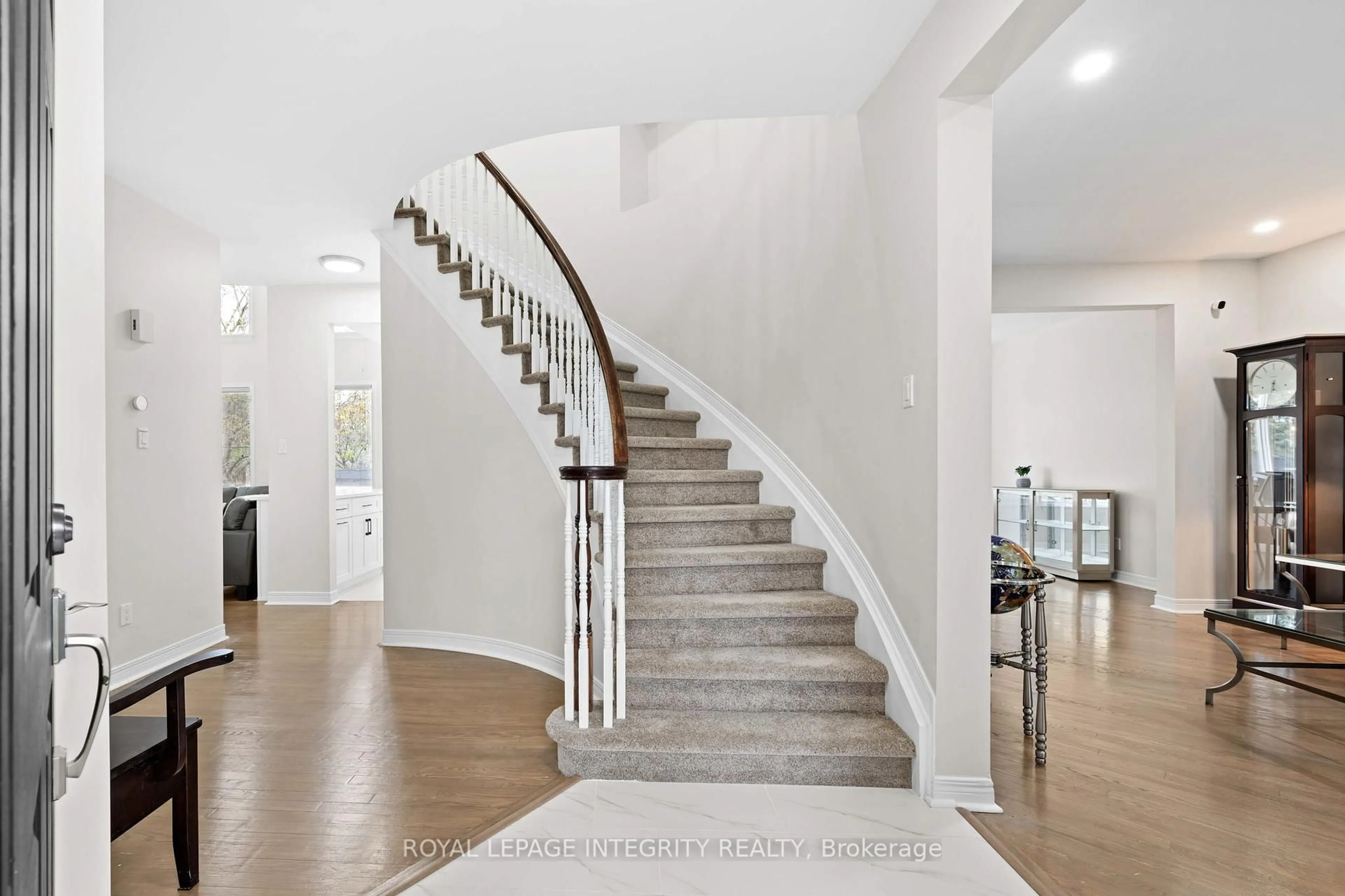 Stairs for 41 Bramblewood Cres, Ottawa Ontario K2M 2H2