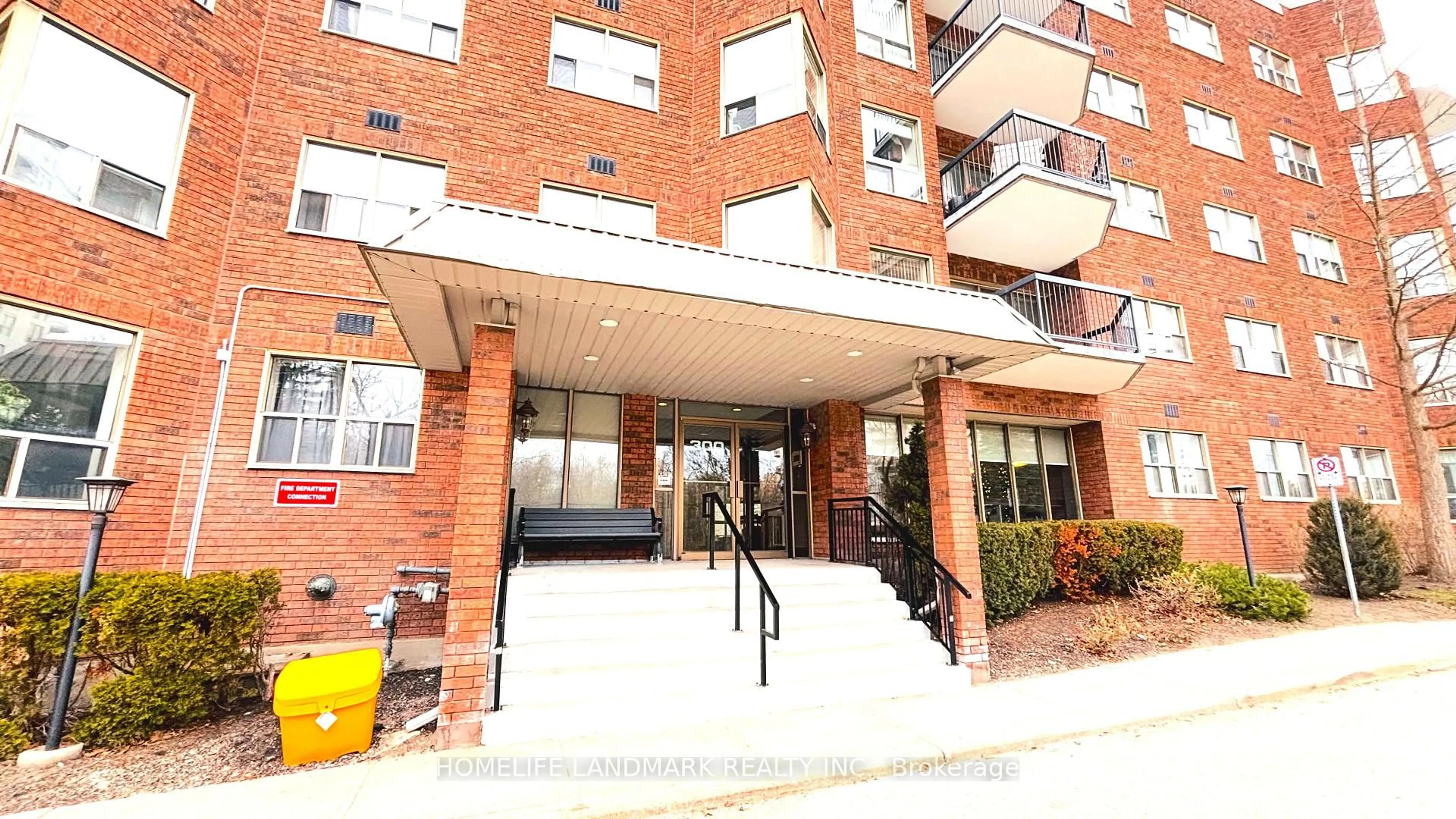 Indoor foyer for 300 KEATS Way ##207, Waterloo Ontario N2L 6E6