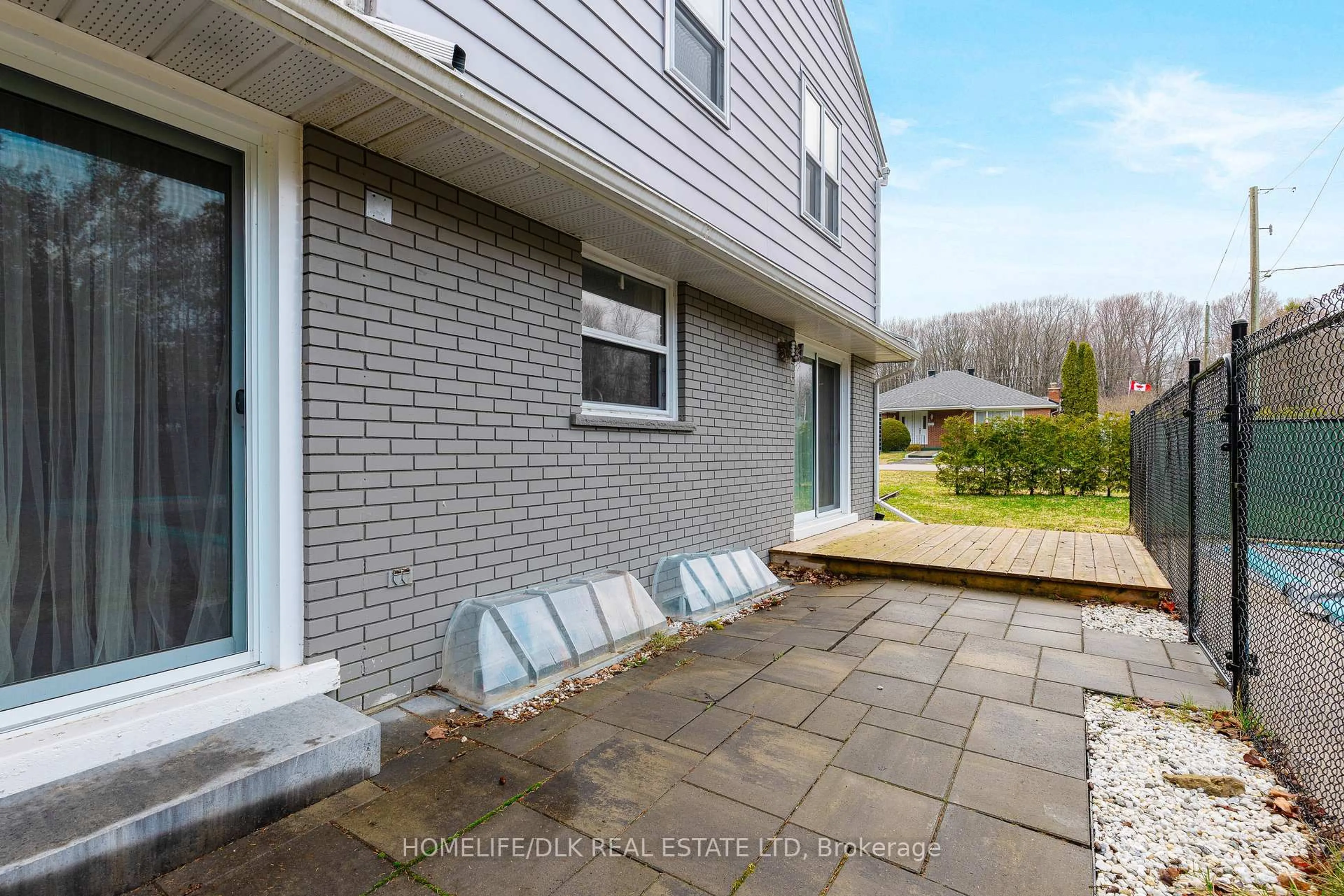 A pic from outside/outdoor area/front of a property/back of a property/a pic from drone, street for 4 Baxter Dr, Brockville Ontario K6V 3T8