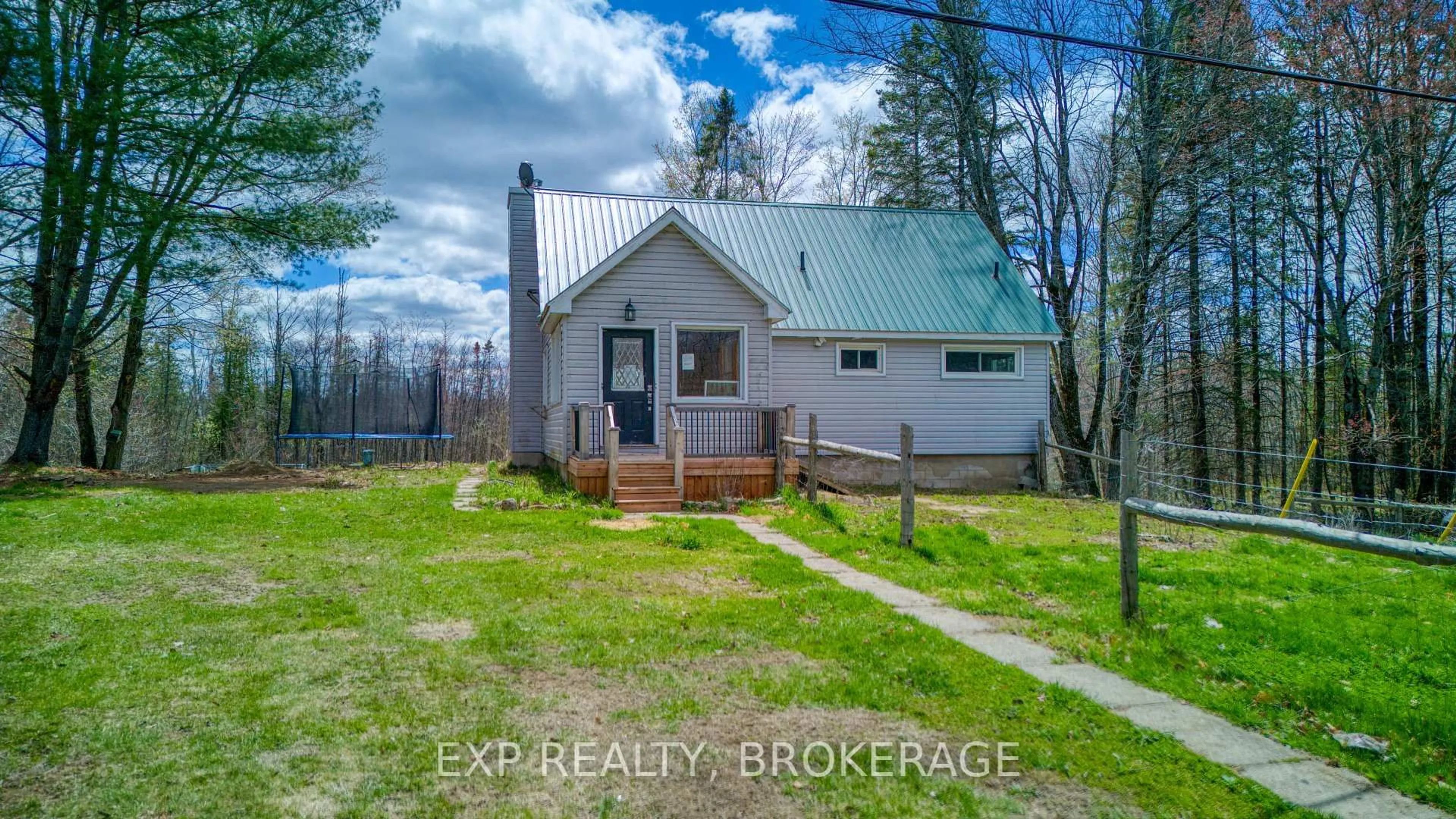 A pic from outside/outdoor area/front of a property/back of a property/a pic from drone, building for 1108 Veley Rd, Arden Ontario K0H 1B0