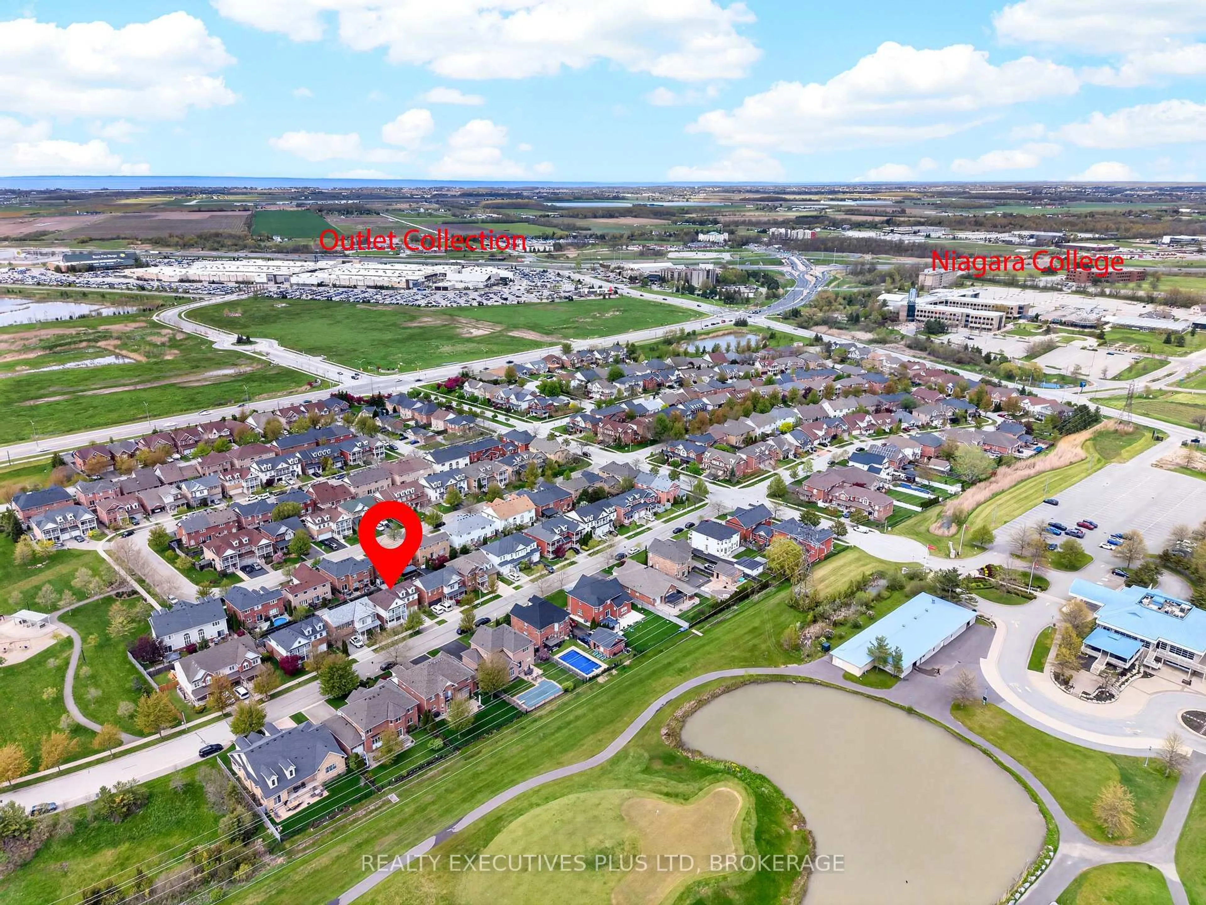 A pic from outside/outdoor area/front of a property/back of a property/a pic from drone, street for 389 Wright Cres, Niagara-on-the-Lake Ontario L0S 1J0