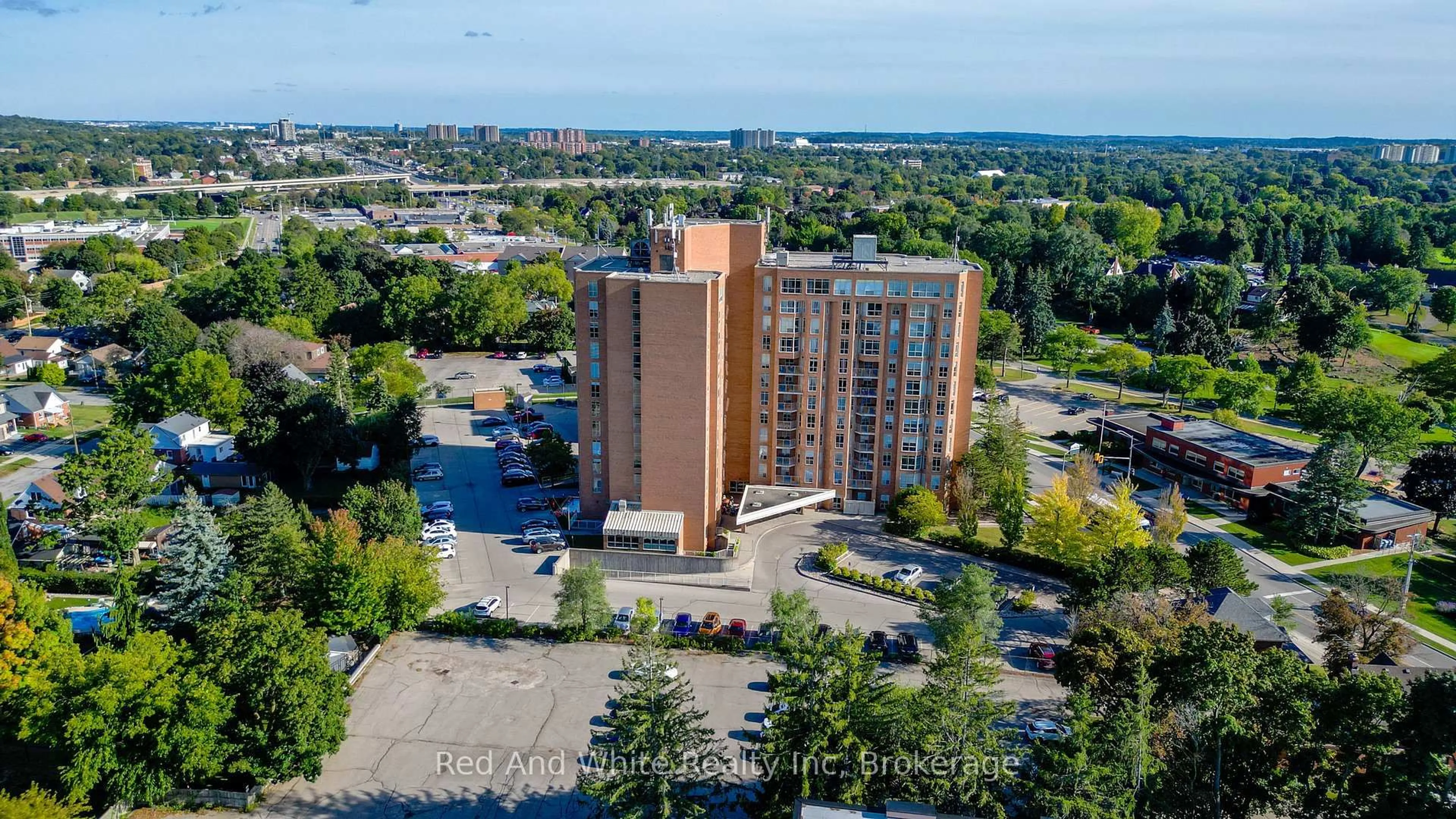 A pic from outside/outdoor area/front of a property/back of a property/a pic from drone, building for 1414 King St #802, Kitchener Ontario N2G 4T8