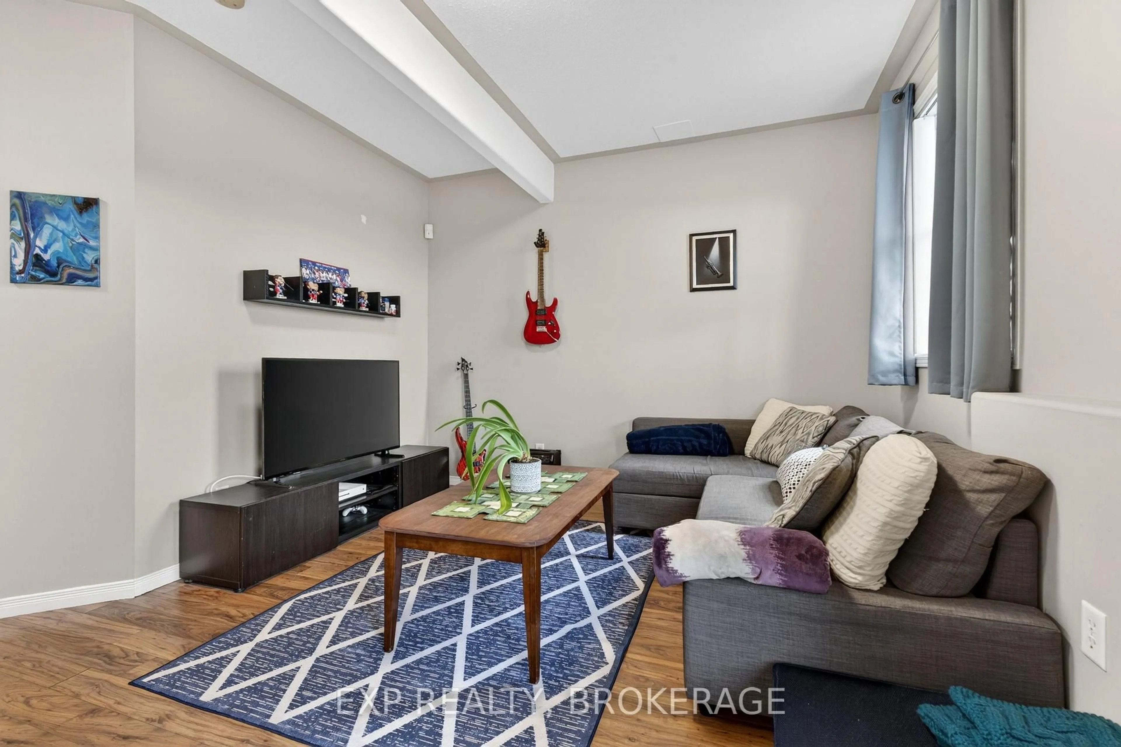 Living room with furniture, unknown for 163 GUTHRIE Dr, Kingston Ontario K7K 7A4