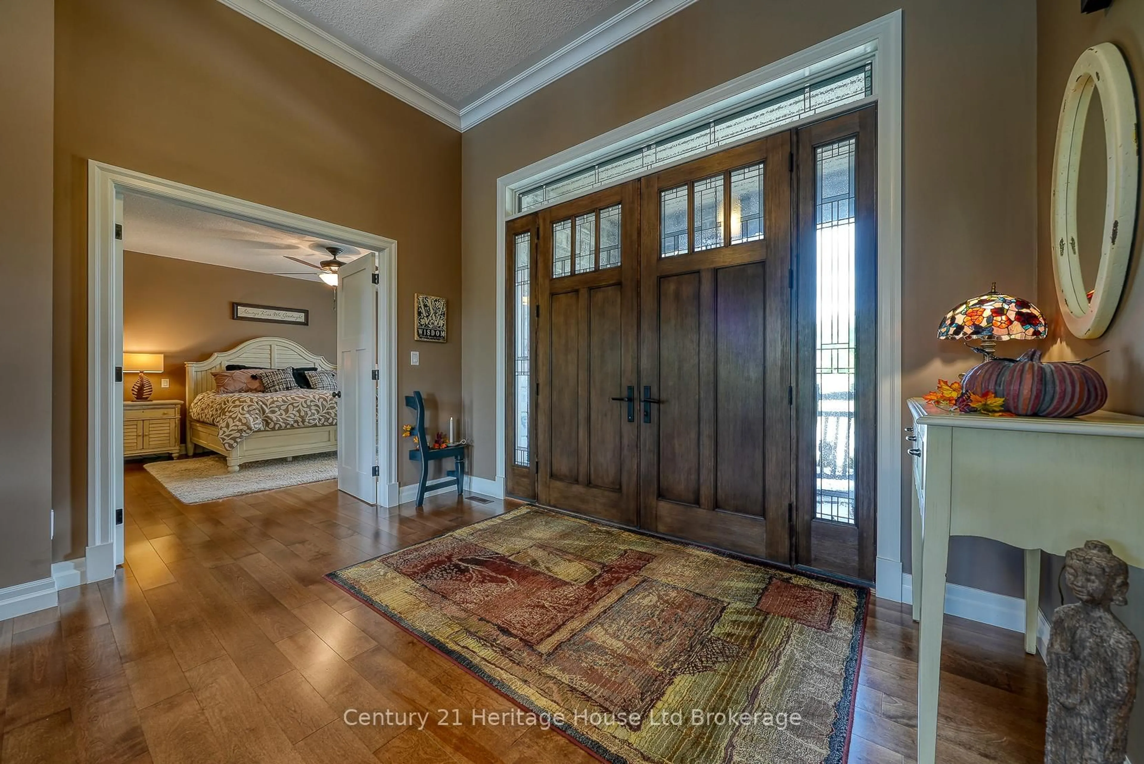 Indoor entryway for 563 Lakeview Dr, Woodstock Ontario N4T 0C7