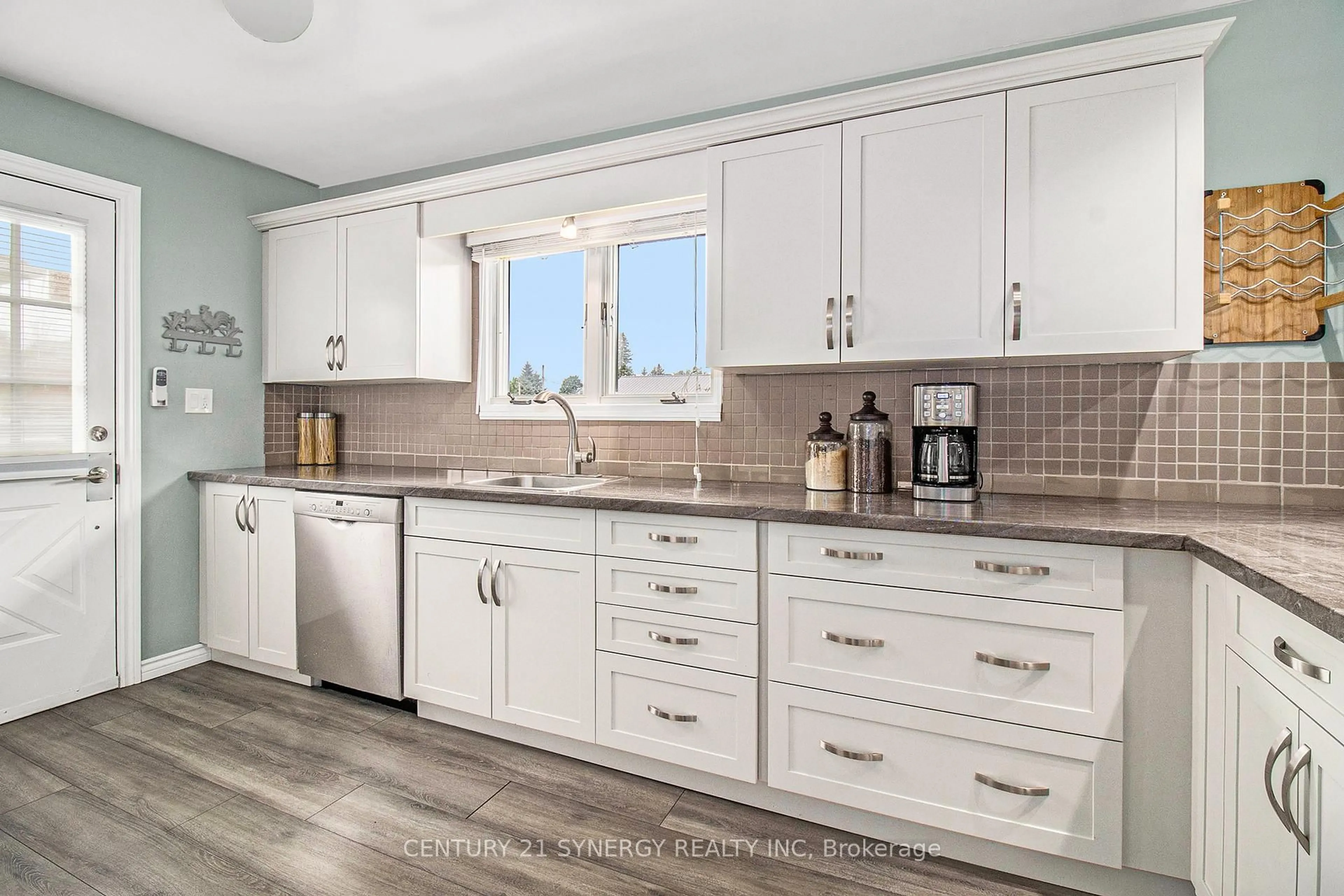 Open concept kitchen, ceramic/tile floor for 92 Jasper Ave, Smiths Falls Ontario K7A 4E1