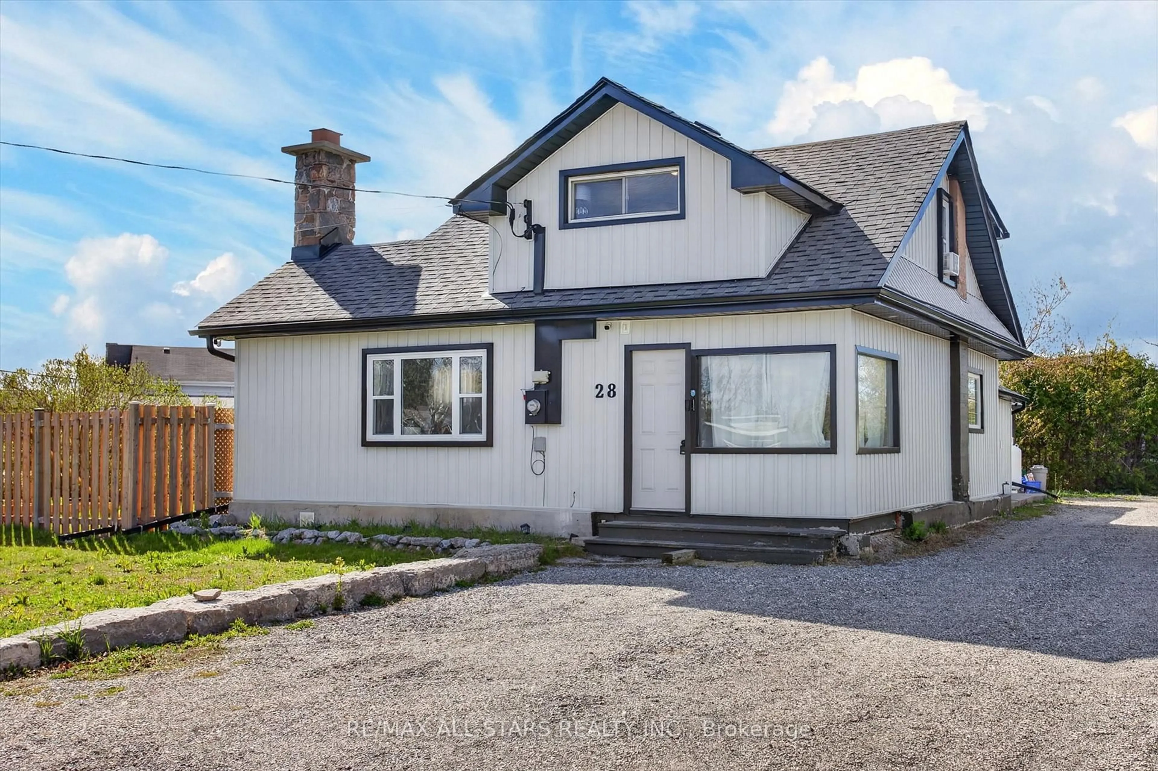 Home with vinyl exterior material, street for 28 Prince St, Kawartha Lakes Ontario K0M 1A0