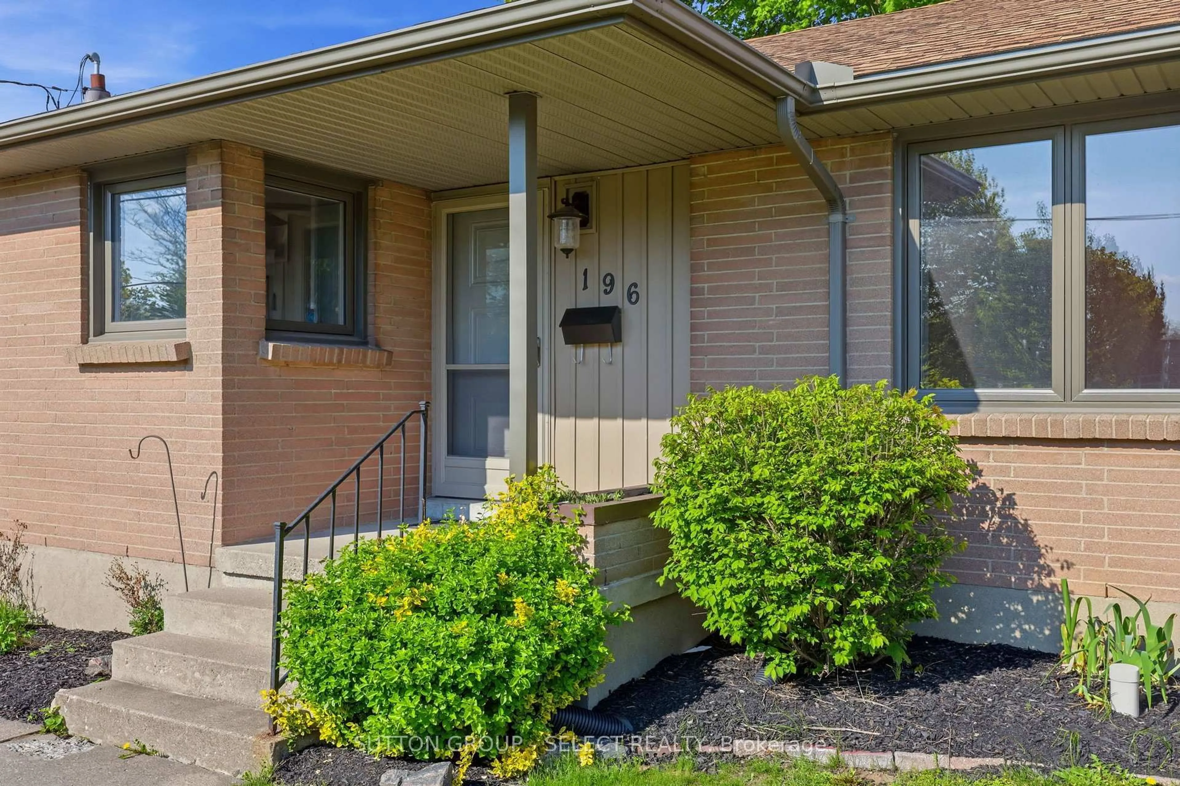 Unknown for 196 Dawn Dr, London East Ontario N5W 4X1