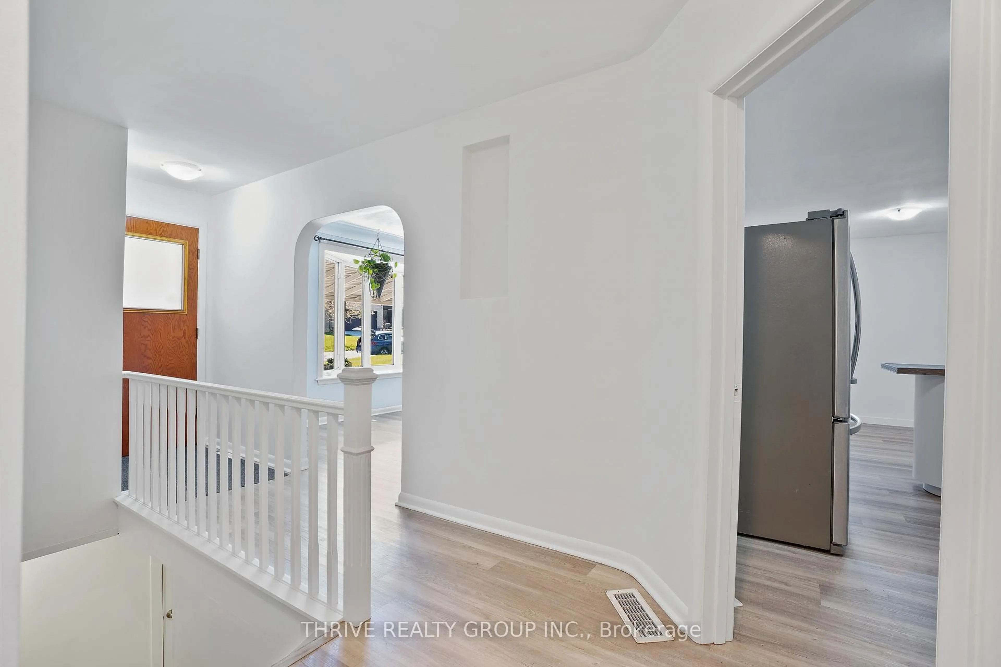 Indoor entryway for 363 Brock St, London South Ontario N6K 2M3