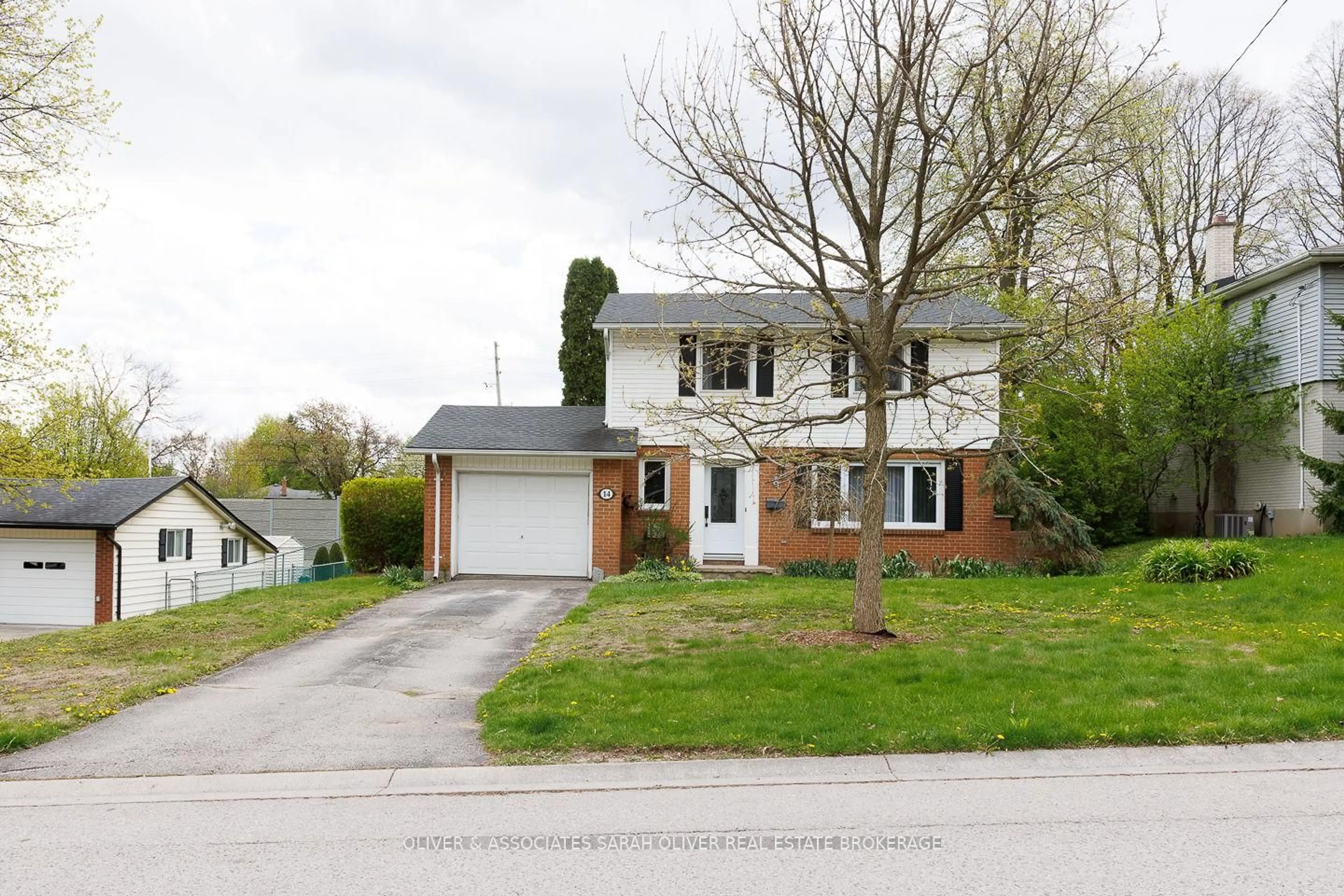 Unknown for 14 Brentwood Cres, London North Ontario N6G 1X2