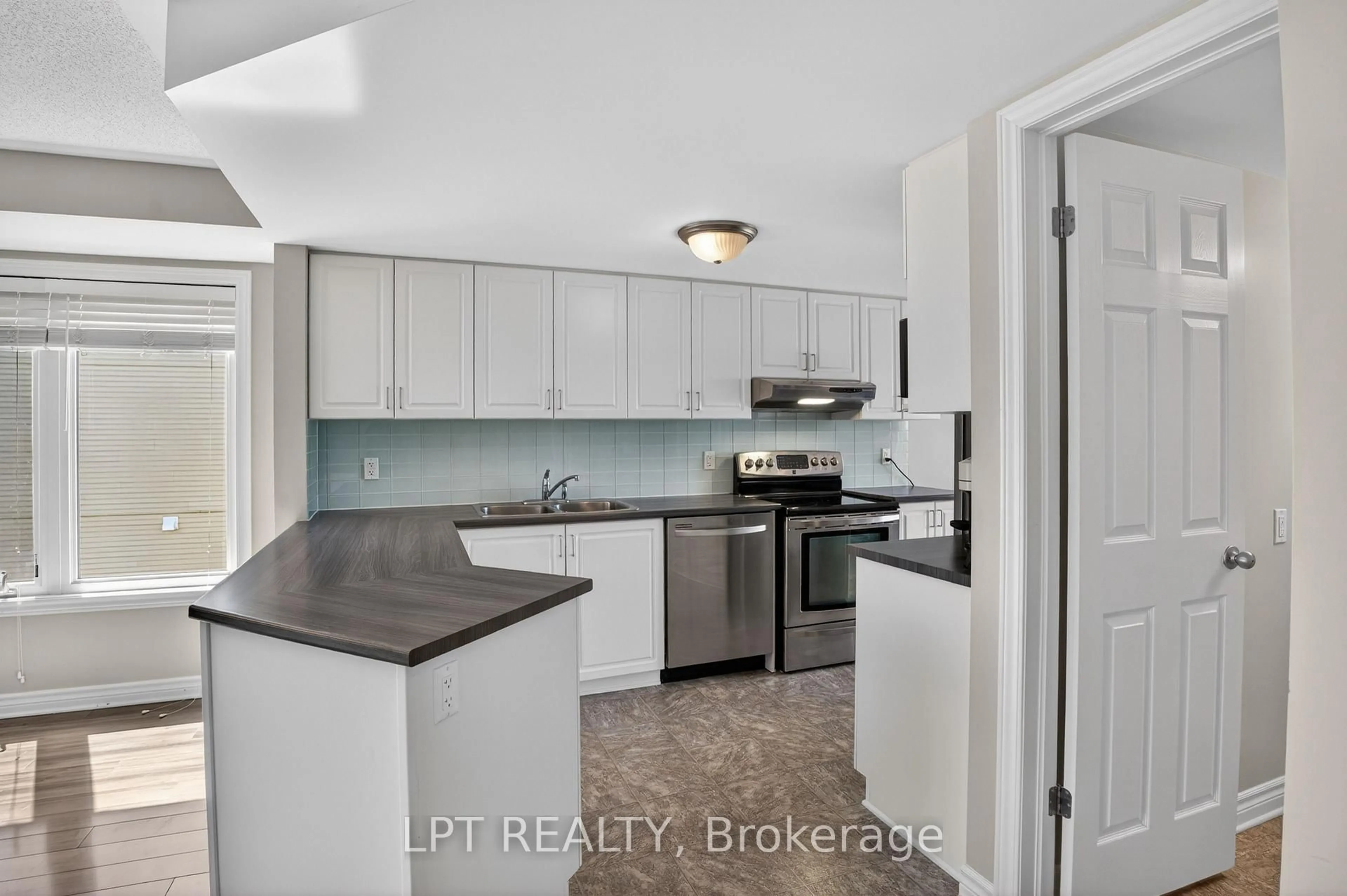 Unknown for 2342 Esprit Dr, Orleans Ontario K4A 0T5