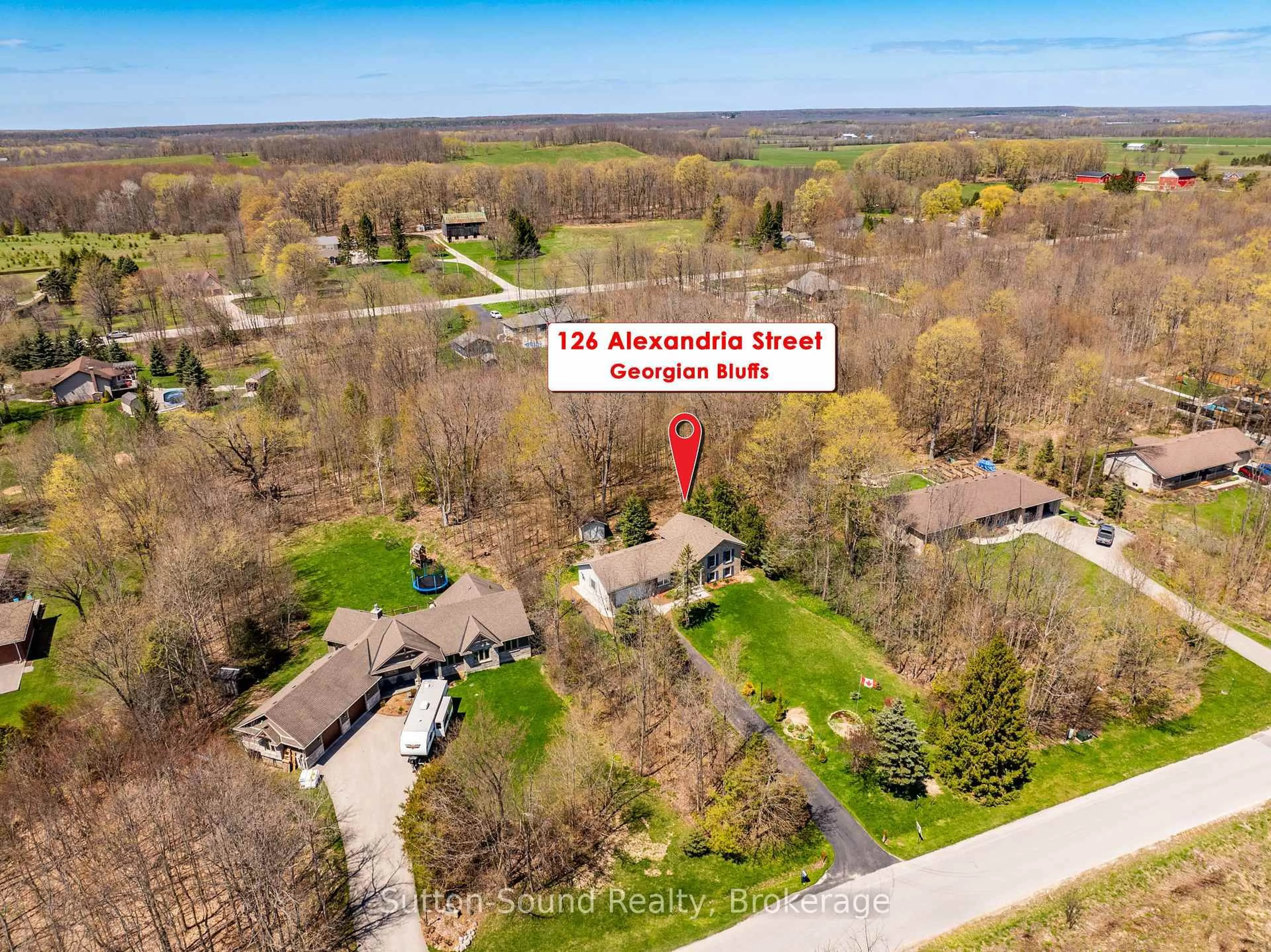A pic from outside/outdoor area/front of a property/back of a property/a pic from drone, street for 126 Alexandria St, Georgian Bluffs Ontario N4K 0G2