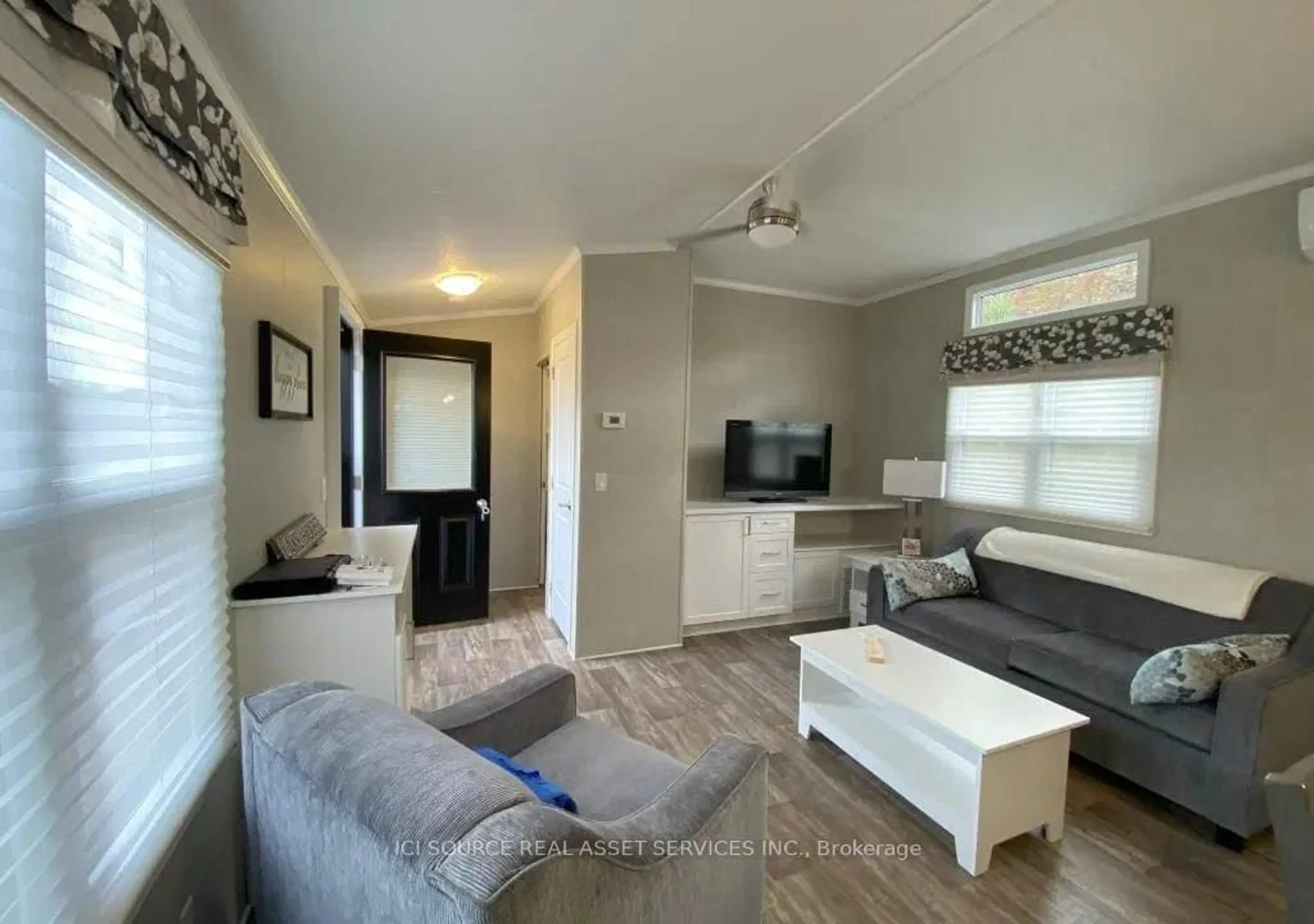 Living room with furniture, unknown for 1047 Bonnie Lake Camp Rd #BBT98, Bracebridge Ontario P1L 1W9