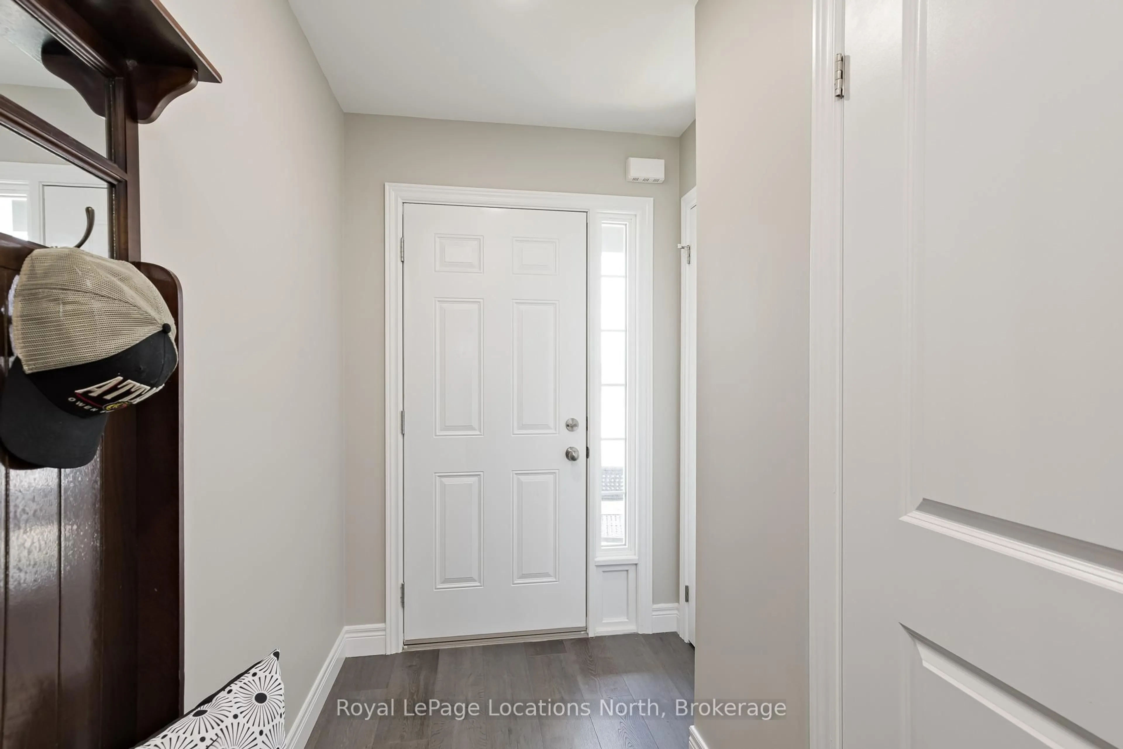 Indoor entryway for 221 Equality Dr, Meaford Ontario N4L 0B4