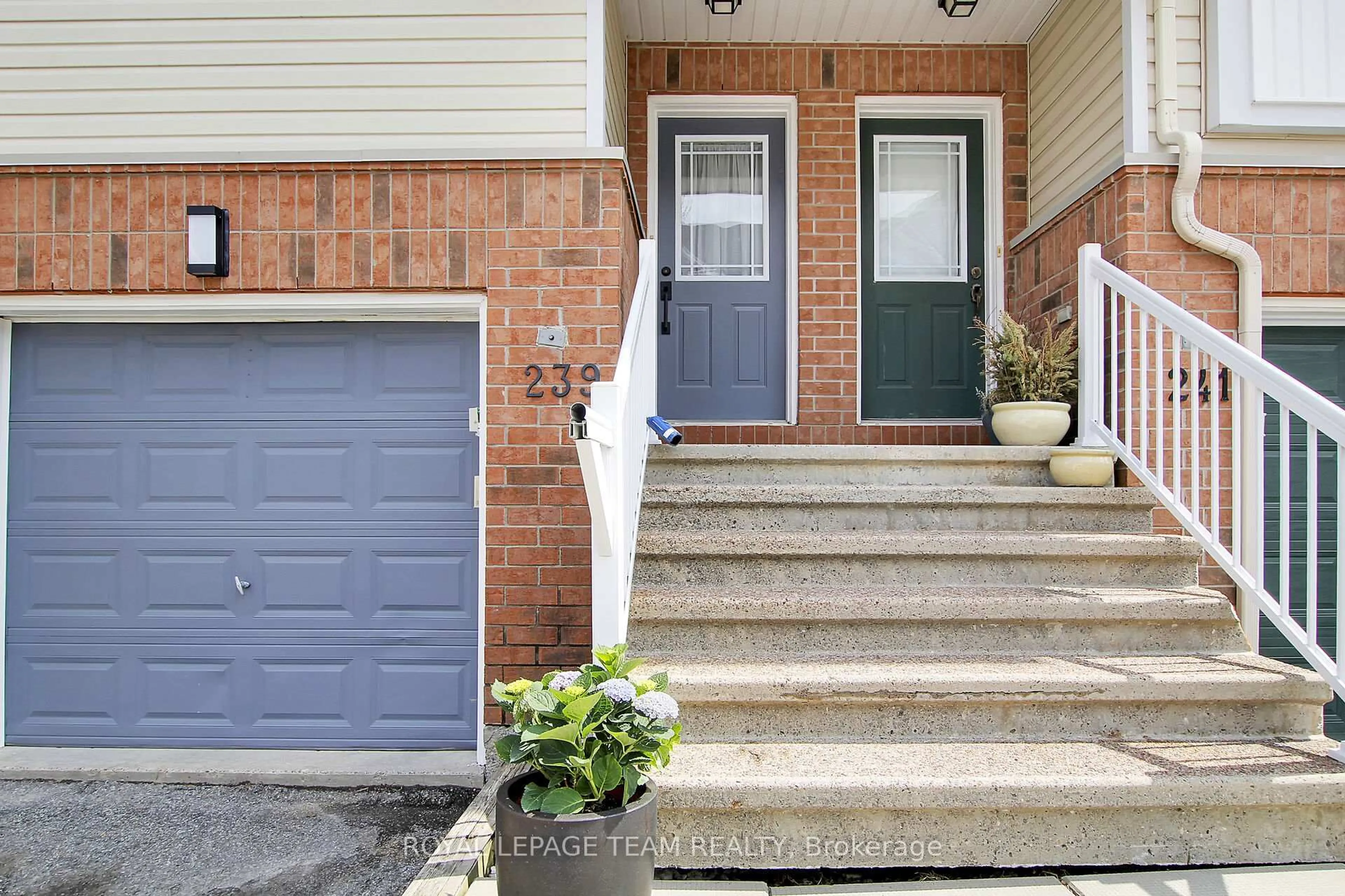 Unknown for 239 Gershwin Private, Ottawa Ontario K2H 1G6