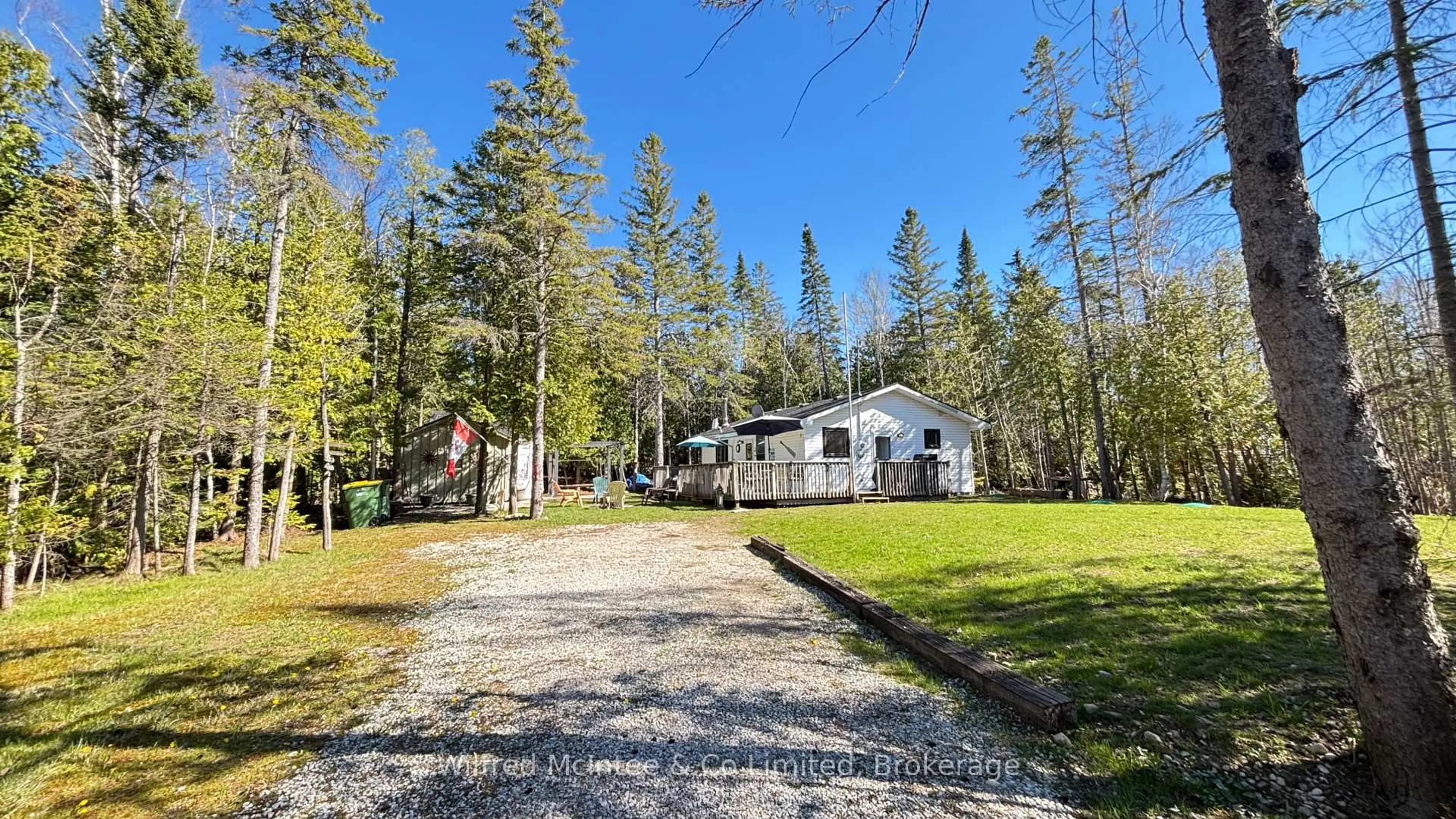 A pic from outside/outdoor area/front of a property/back of a property/a pic from drone, unknown for 26 THOMPSON Ave, Native Leased Lands Ontario N0H 2L0