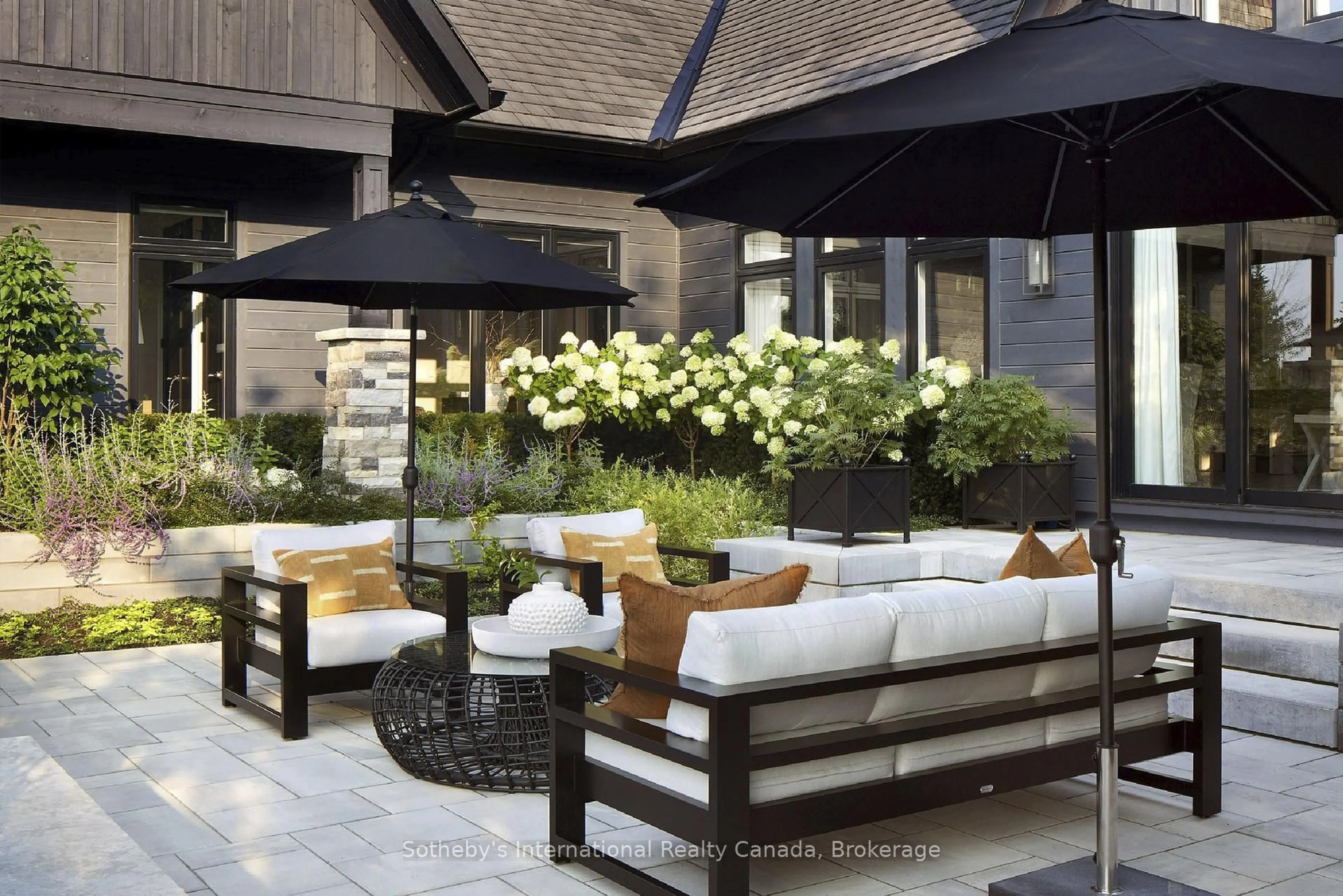 Patio, street for 110 Stone Zack Lane, Blue Mountains Ontario N0H 1J0