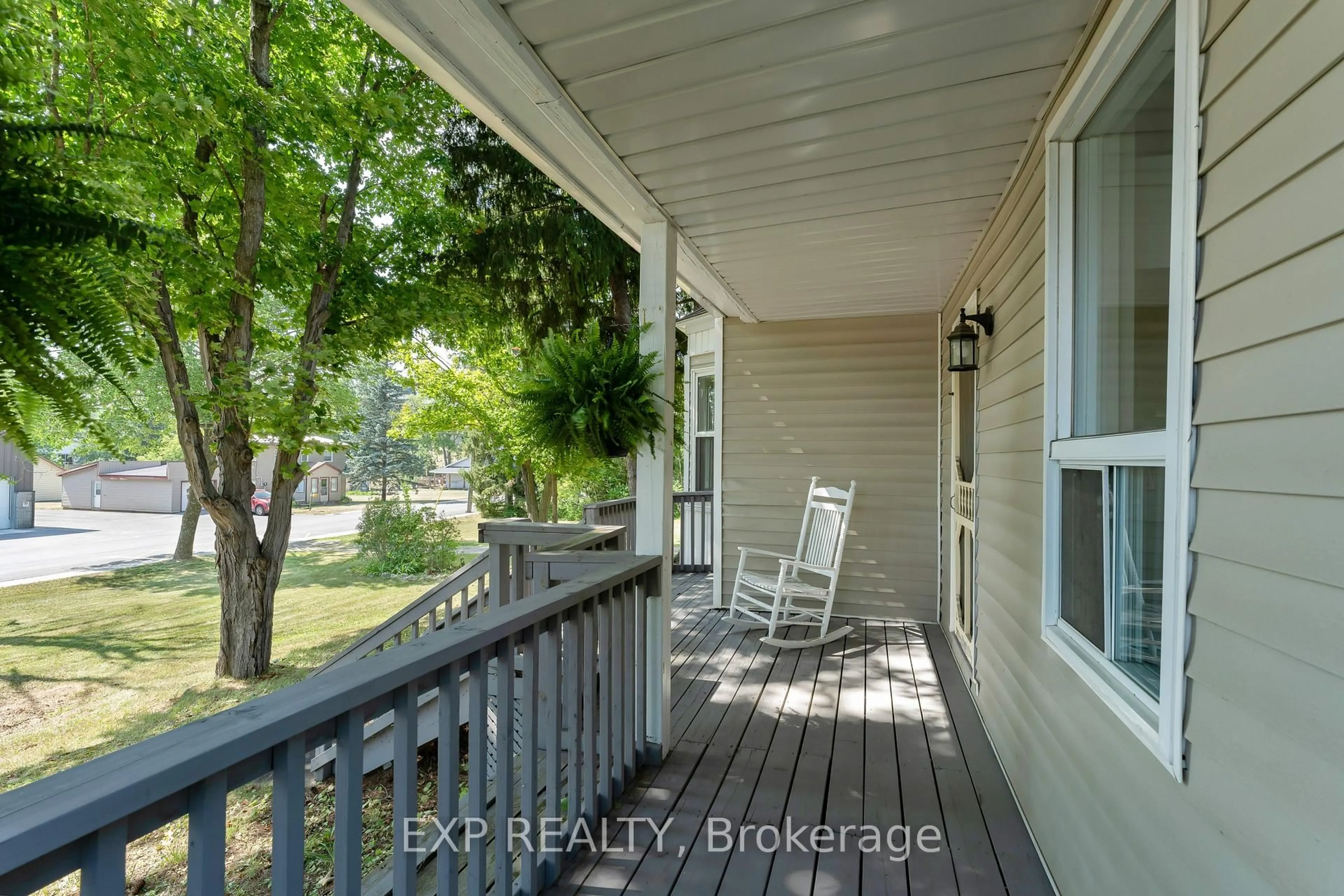 Patio, unknown for 8 Peel St, Tamworth Ontario K0K 3G0