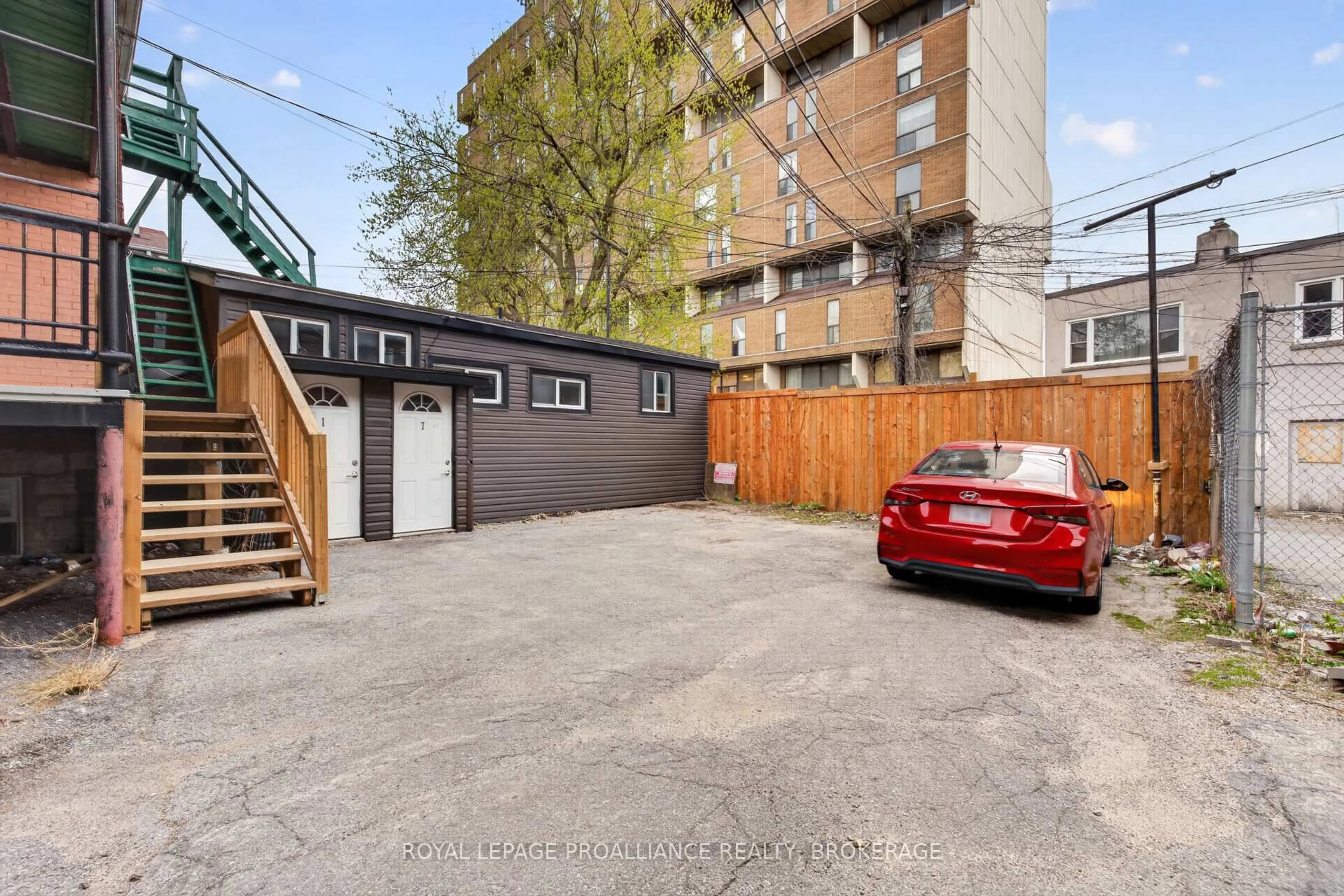 Patio, street for 322 Queen St, Kingston Ontario K7K 1B8