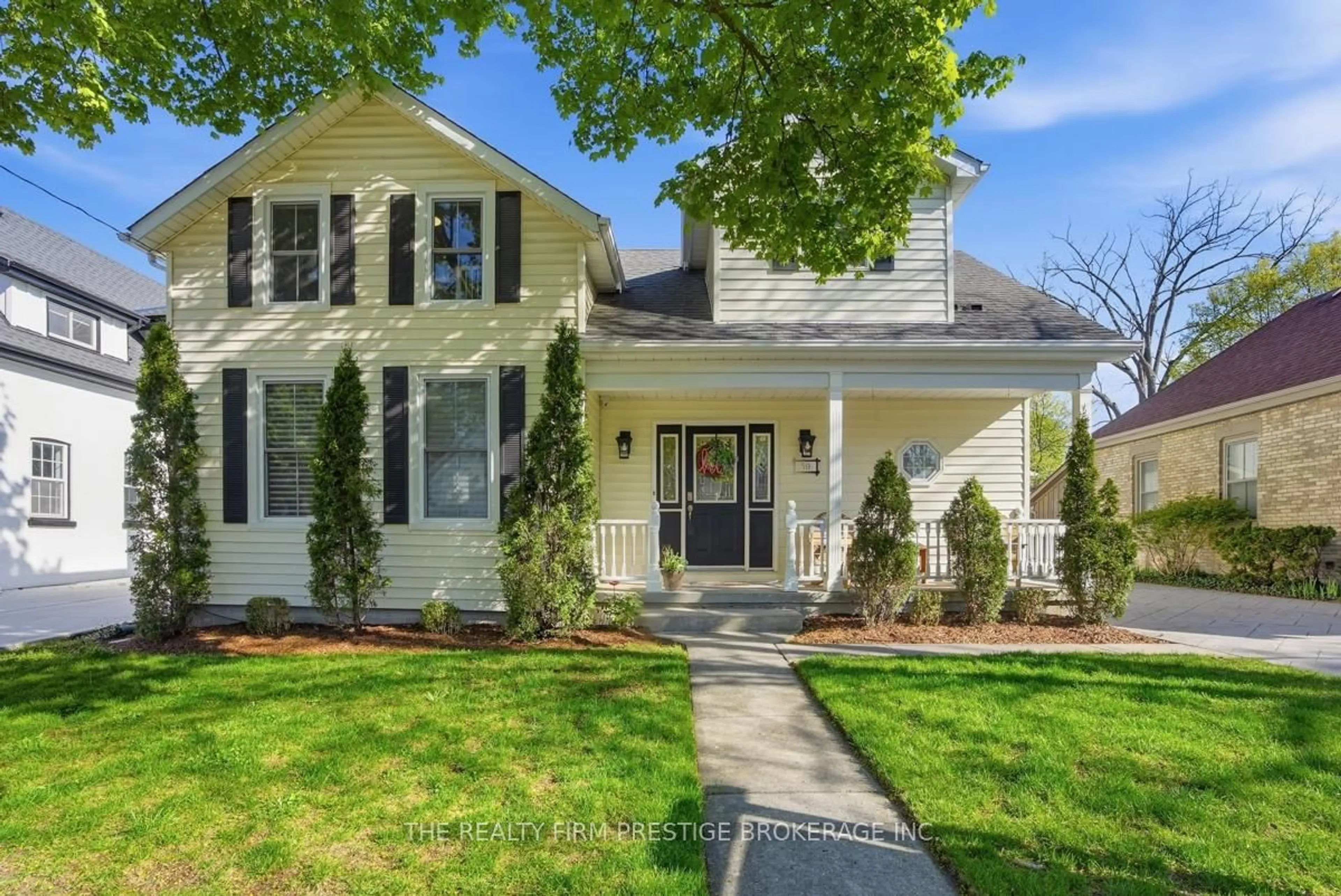 Home with vinyl exterior material, street for 50 Regina St, London East Ontario N6A 3Z4