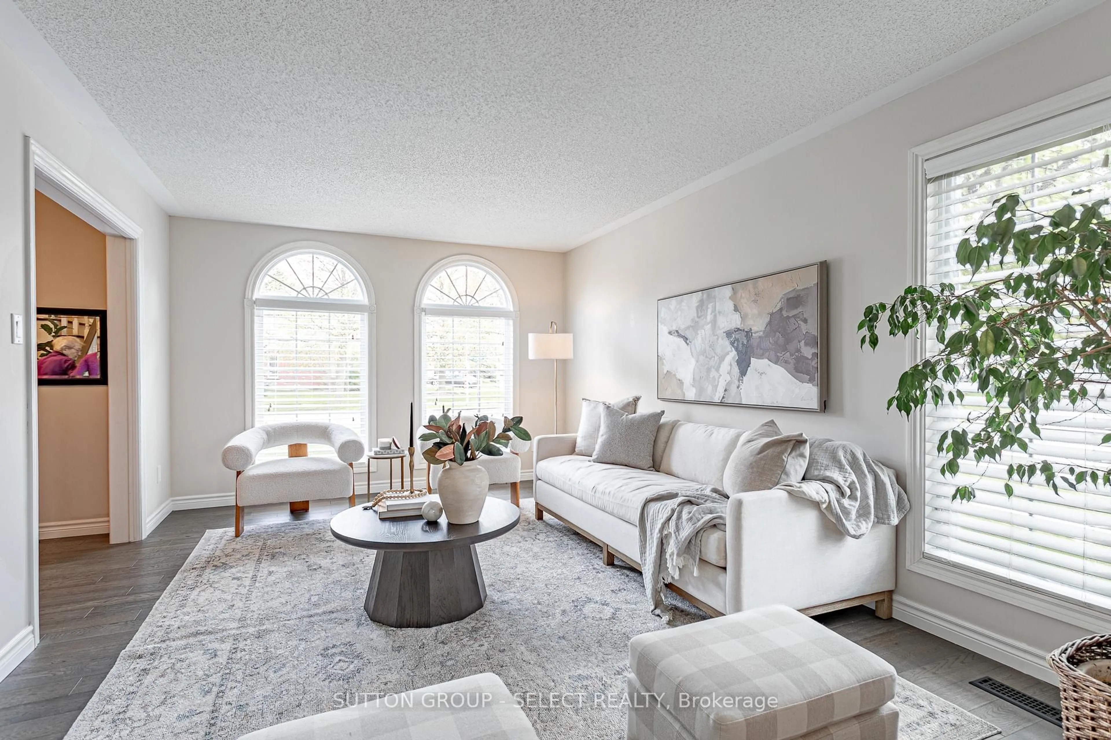 Living room with furniture, unknown for 1 DERWENT Rd, London North Ontario N6G 4V8