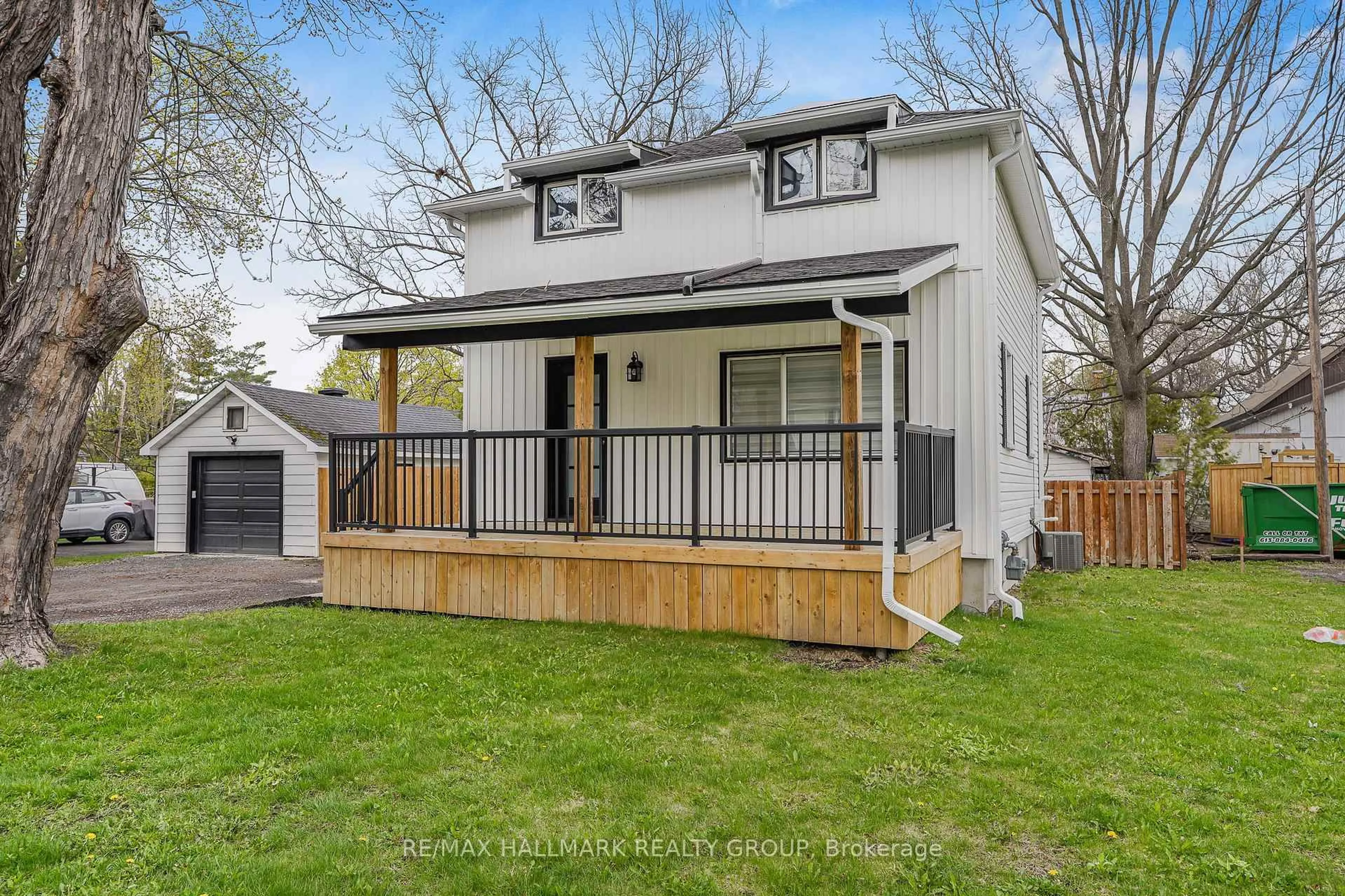 Home with vinyl exterior material, street for 2545 MARKET St, Ottawa Ontario K4C 1A4