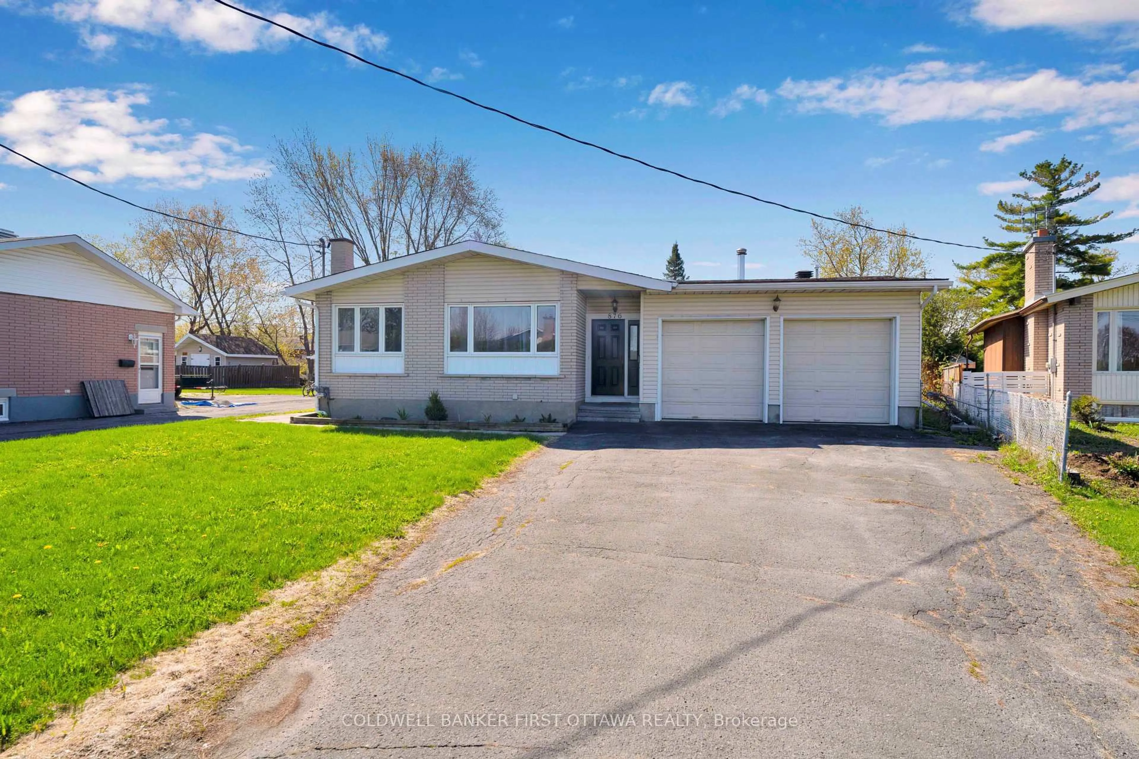 Unknown for 876 Balsam Dr, Ottawa Ontario K1E 1B5