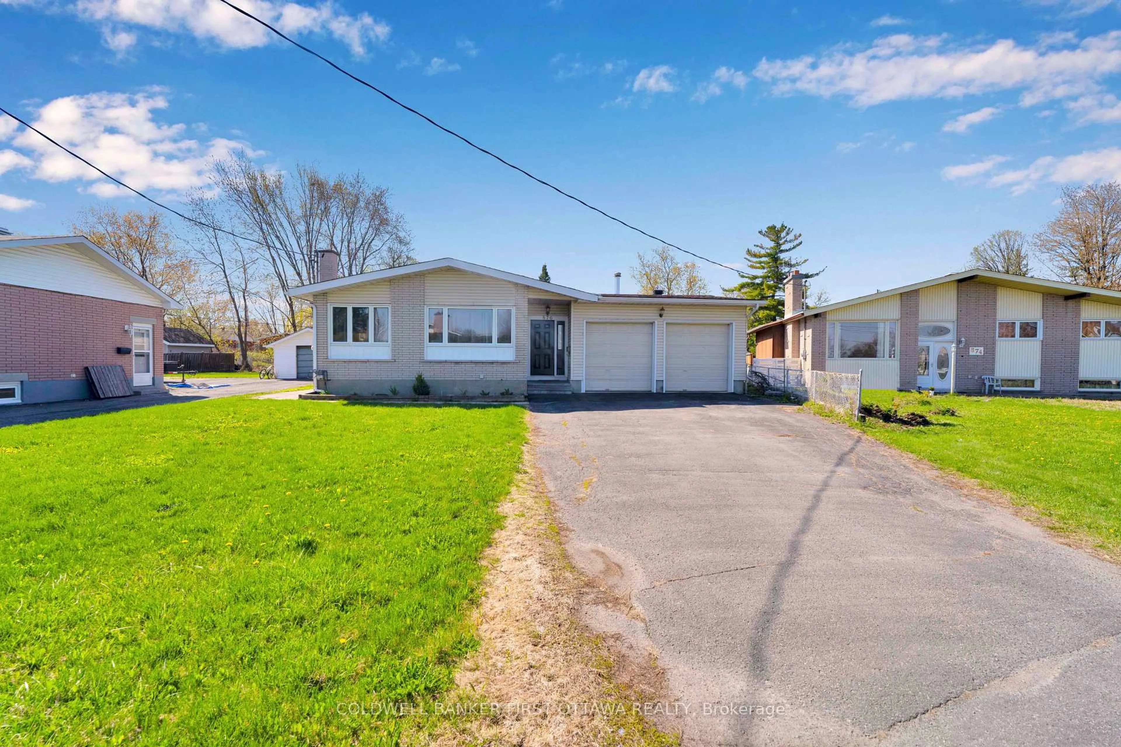 Unknown for 876 Balsam Dr, Ottawa Ontario K1E 1B5