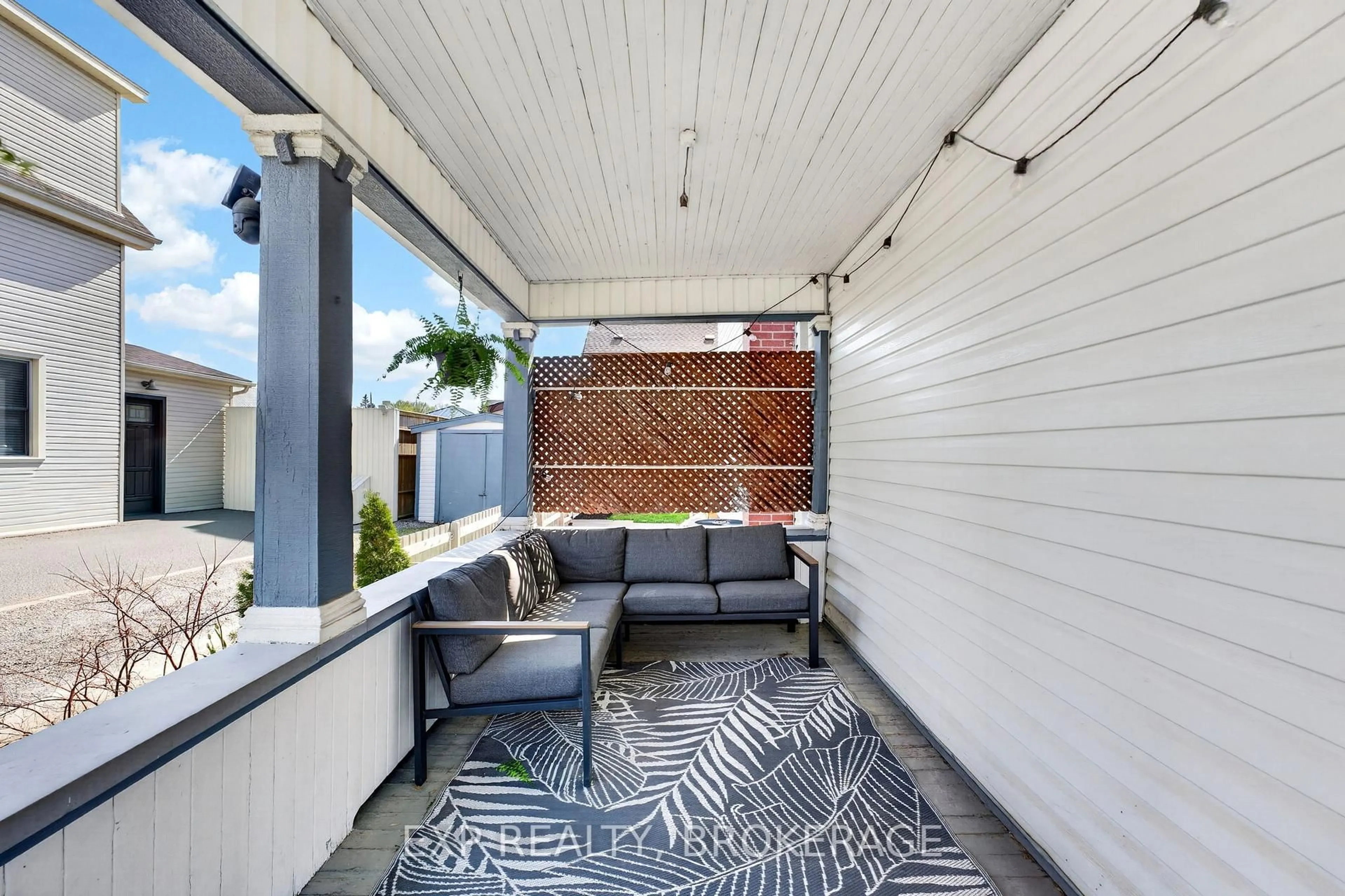 Patio, street for 52 Daniel St, Brockville Ontario K6V 4Z5