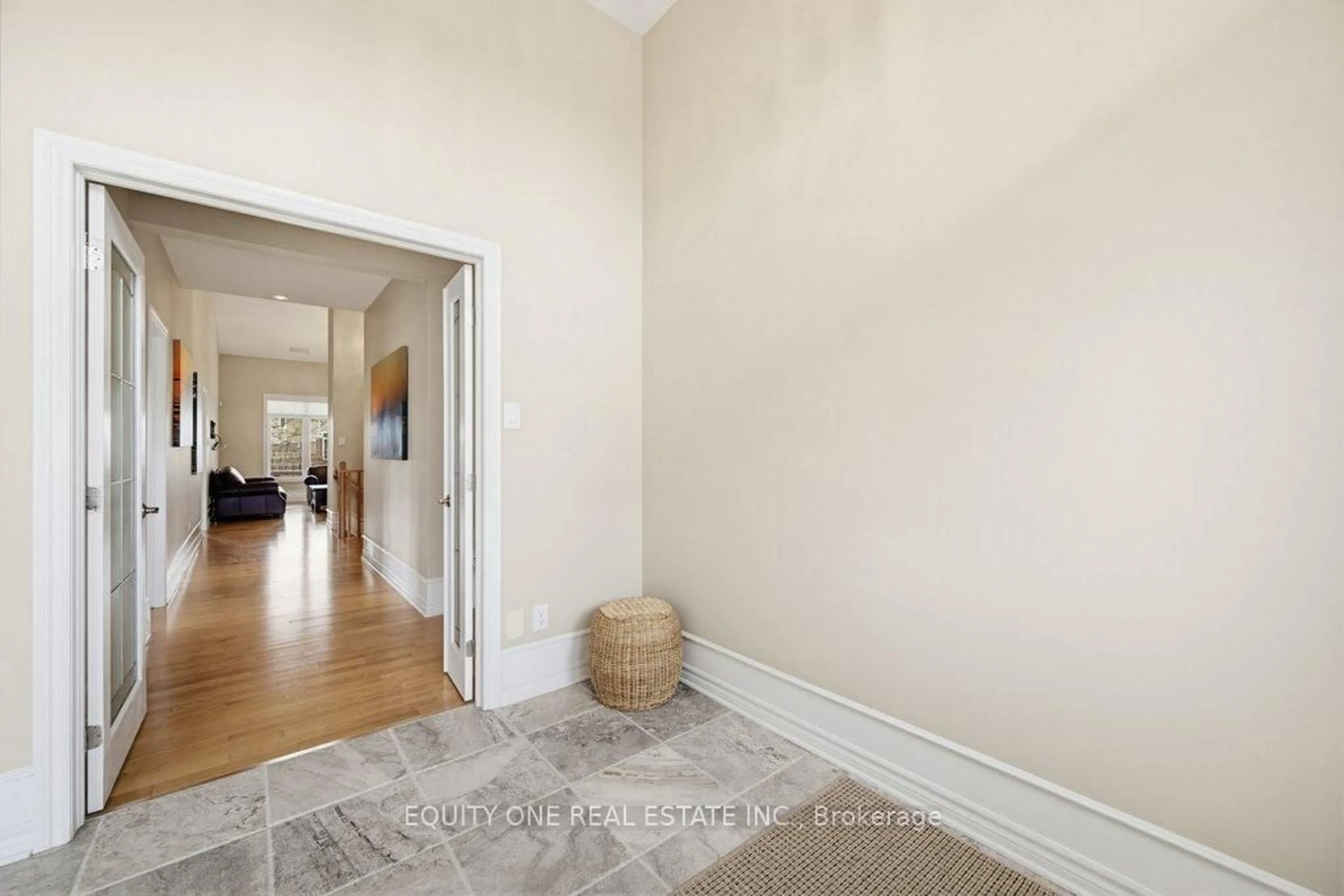 Indoor entryway for 201 Trailgate St, Ottawa Ontario K1V 0Z9