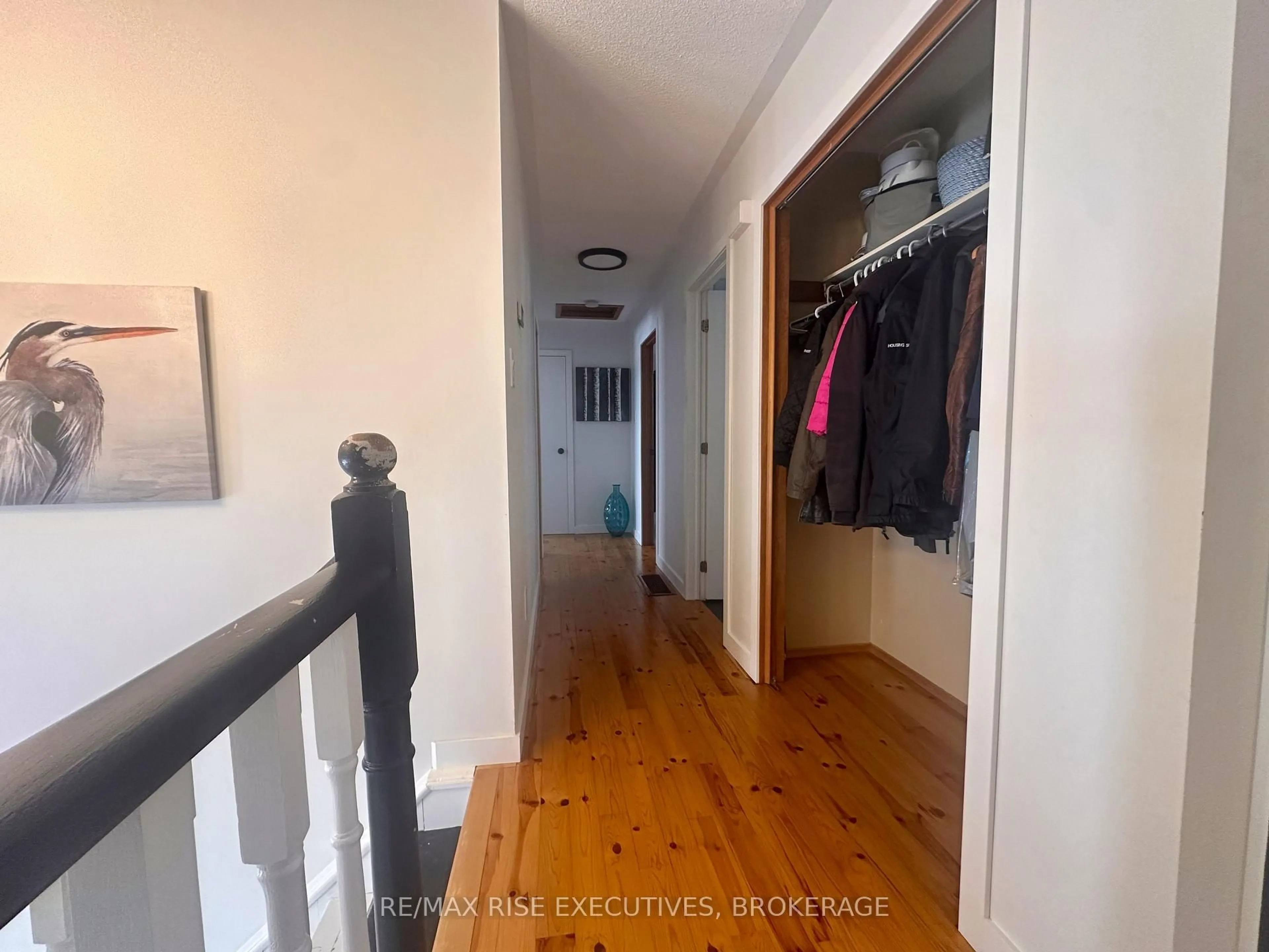 Indoor entryway for 61 Brant St, Deseronto Ontario K0K 1X0