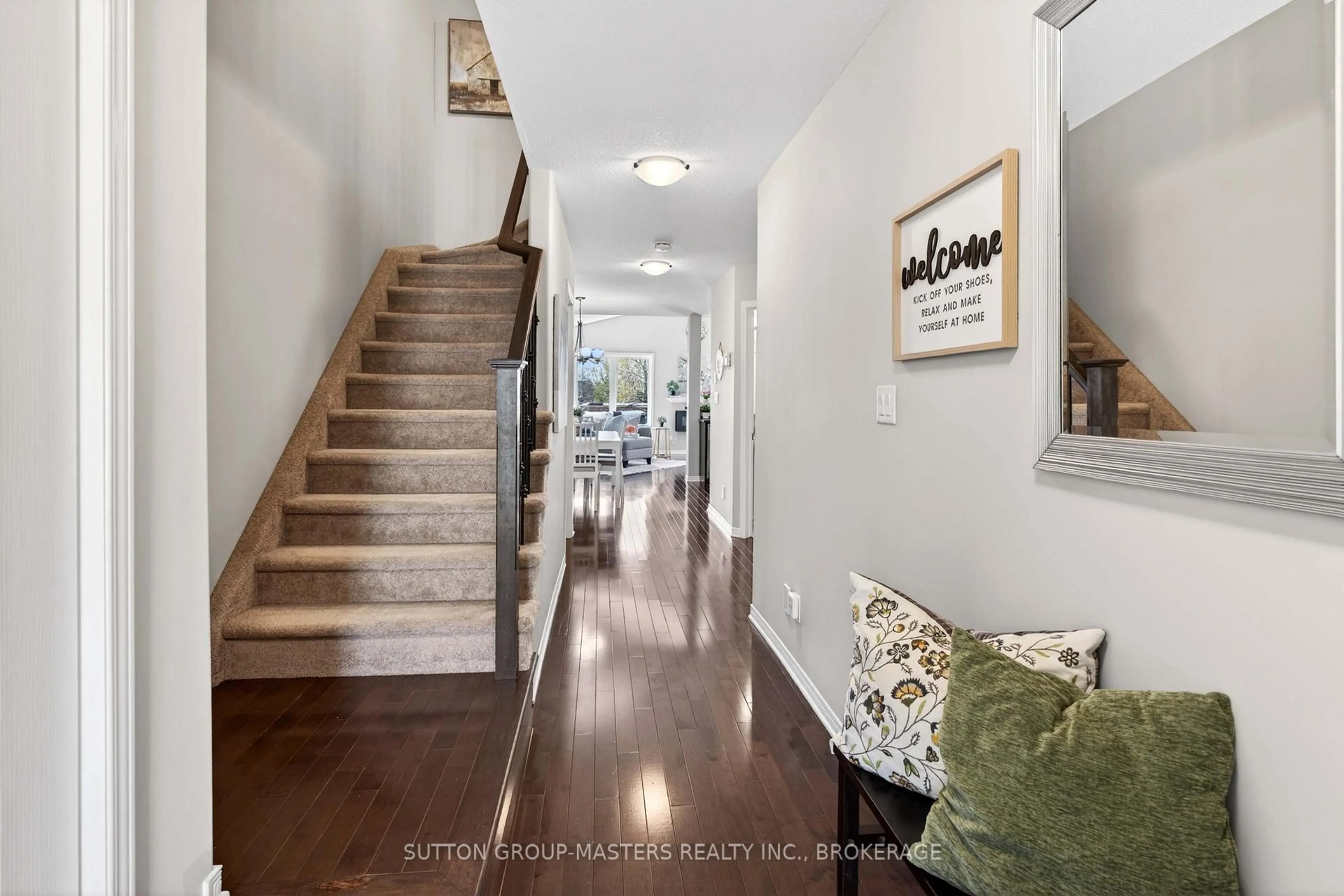 Indoor entryway for 1399 Atkinson St, Kingston Ontario K7P 0C4