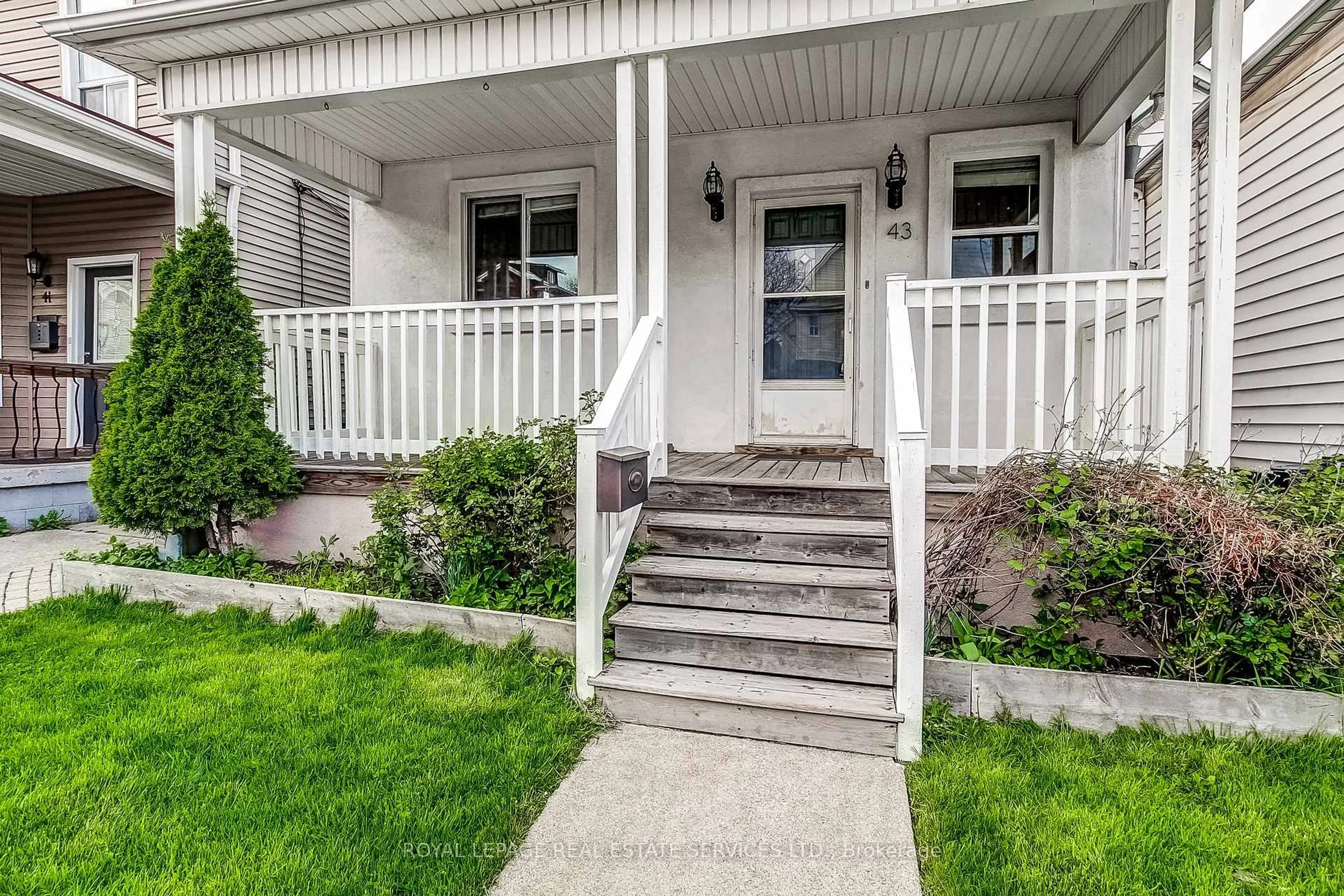 Unknown for 43 Rosemont Ave, Hamilton Ontario L8L 2M4