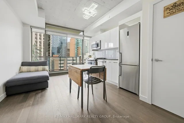 224 Lyon St #1009, Ottawa 3