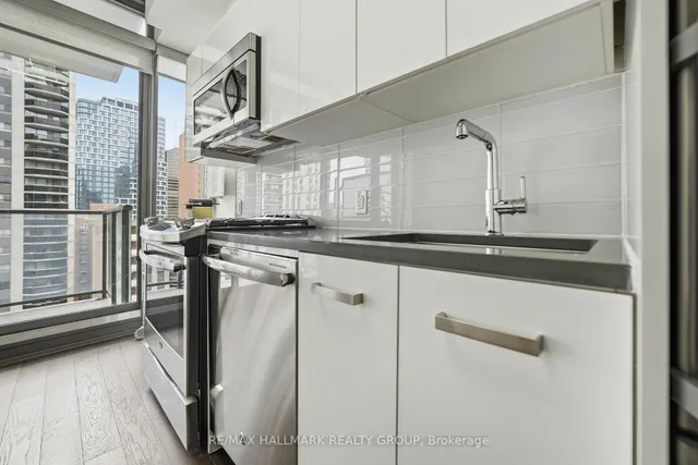 224 Lyon St #1009, Ottawa 5