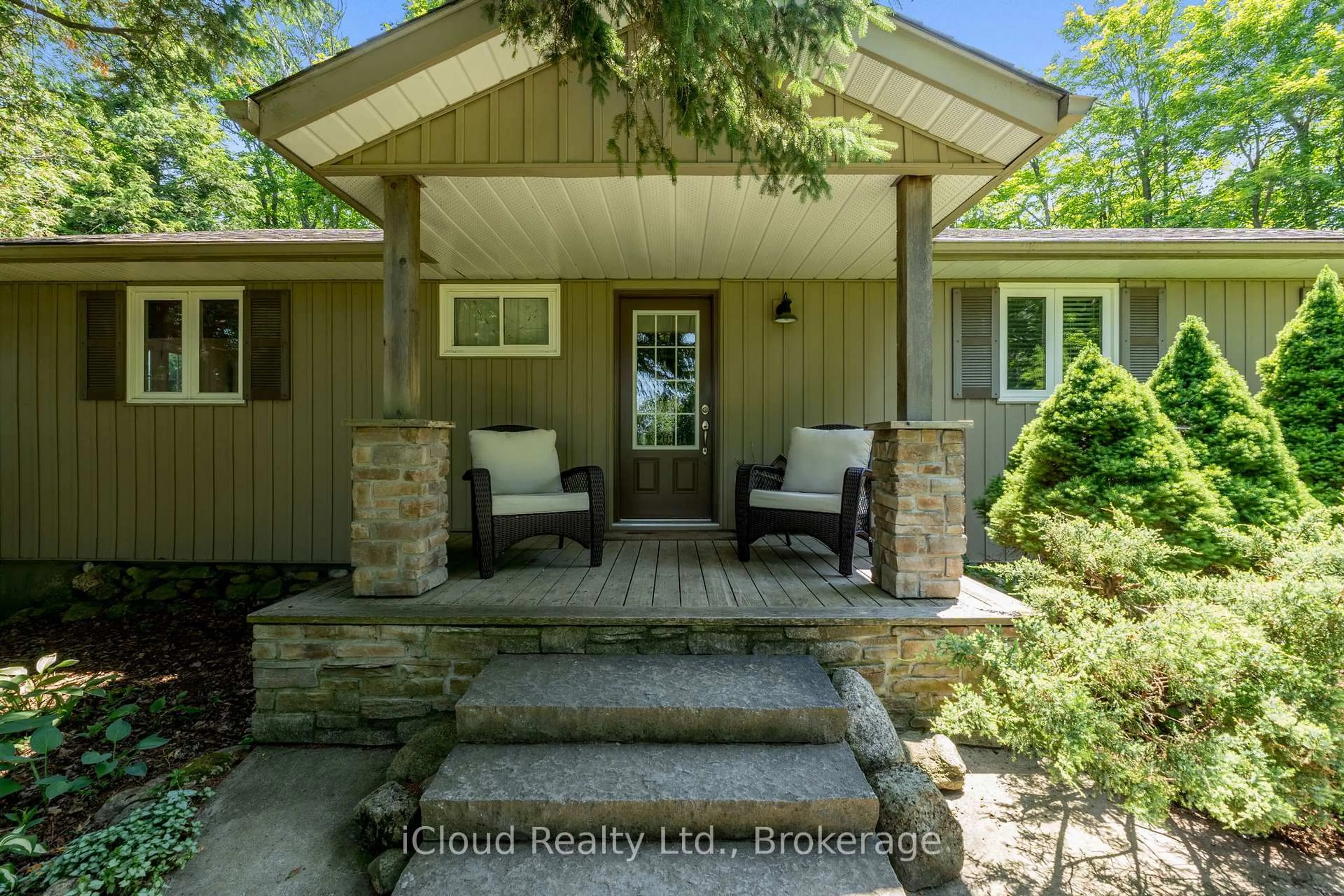 Indoor entryway for 487202 30 Sdrd Sdrd, Mono Ontario L9V 1G9