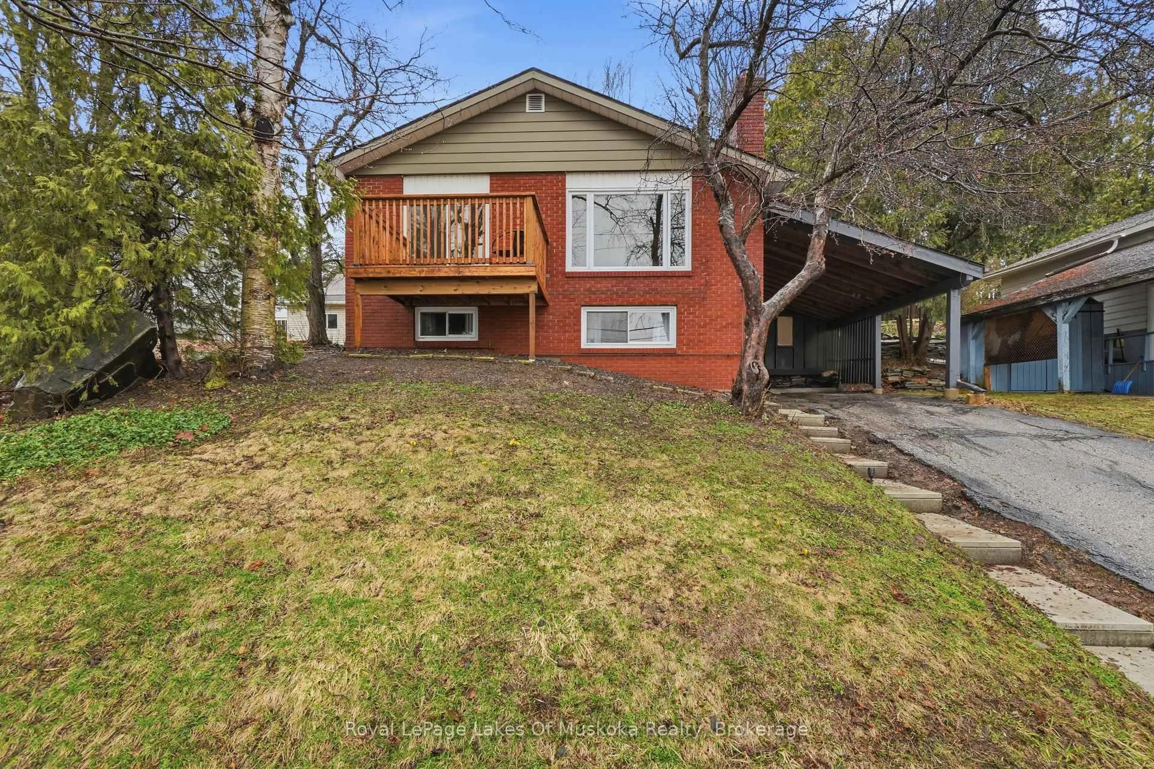 Unknown for 12 Manominee St, Huntsville Ontario P1H 1H2