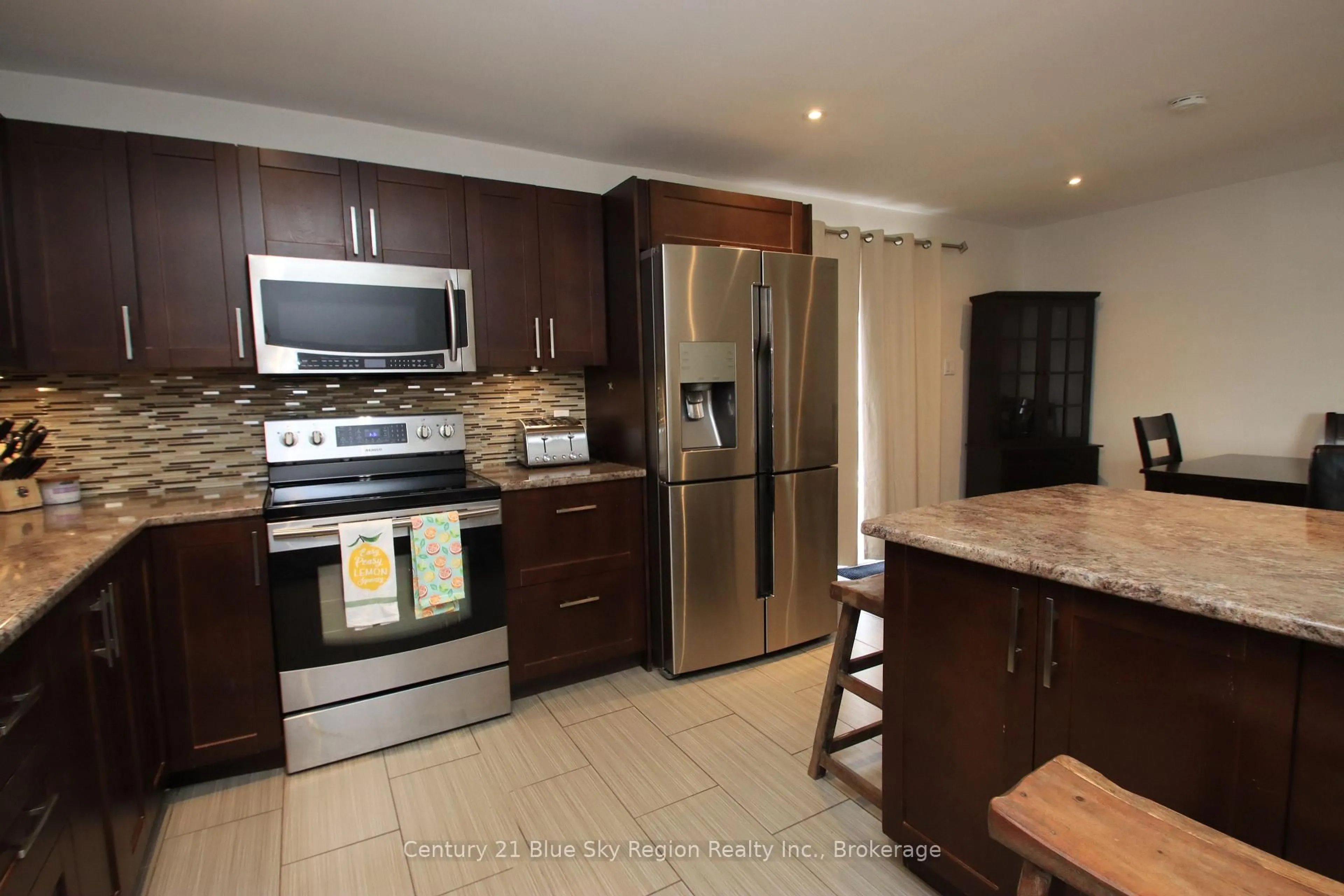 Unknown for 127 Bennett St, North Bay Ontario P1B 8X5