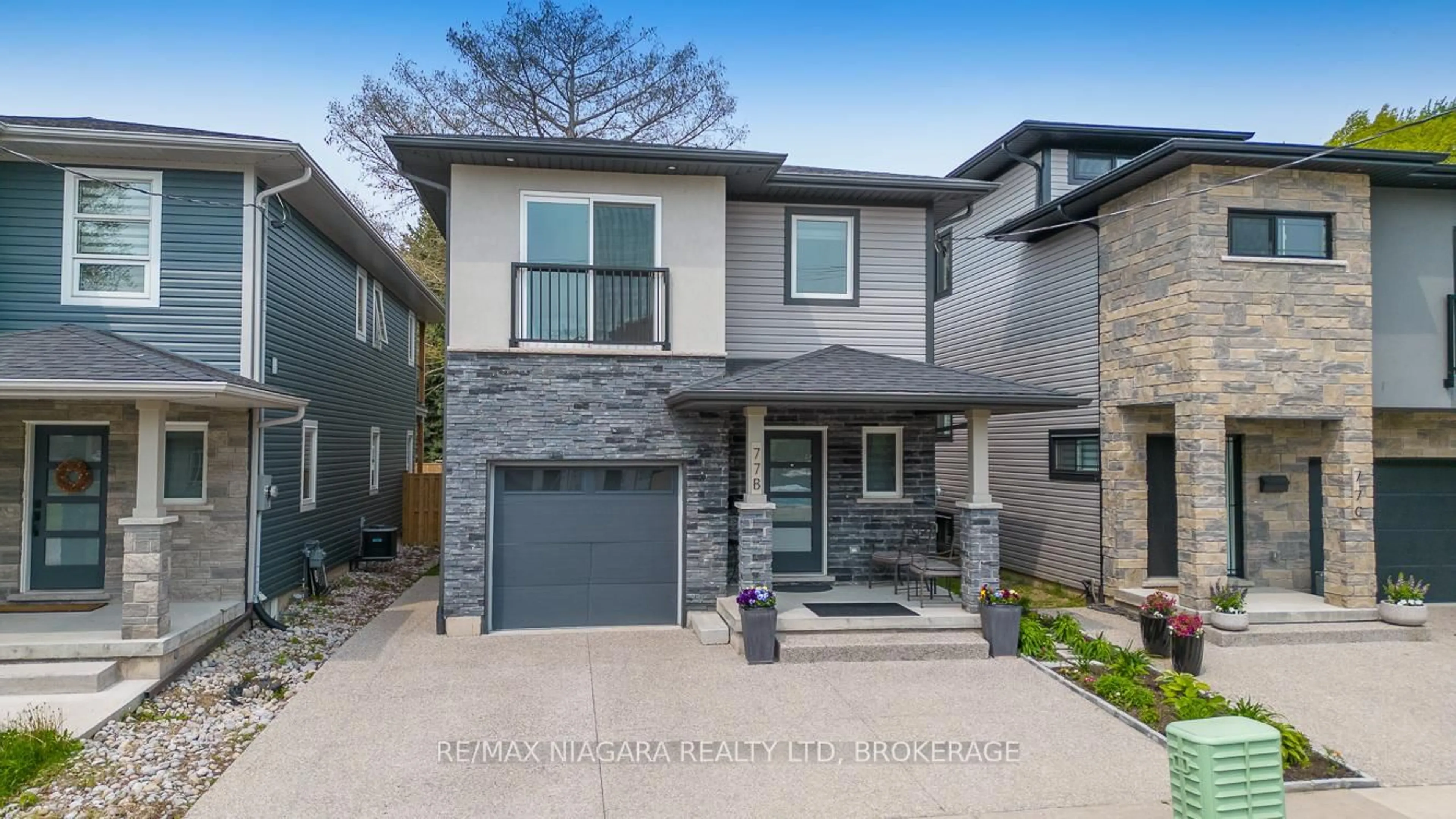 Home with brick exterior material, street for 77B BROADWAY, St. Catharines Ontario L2M 7Y3